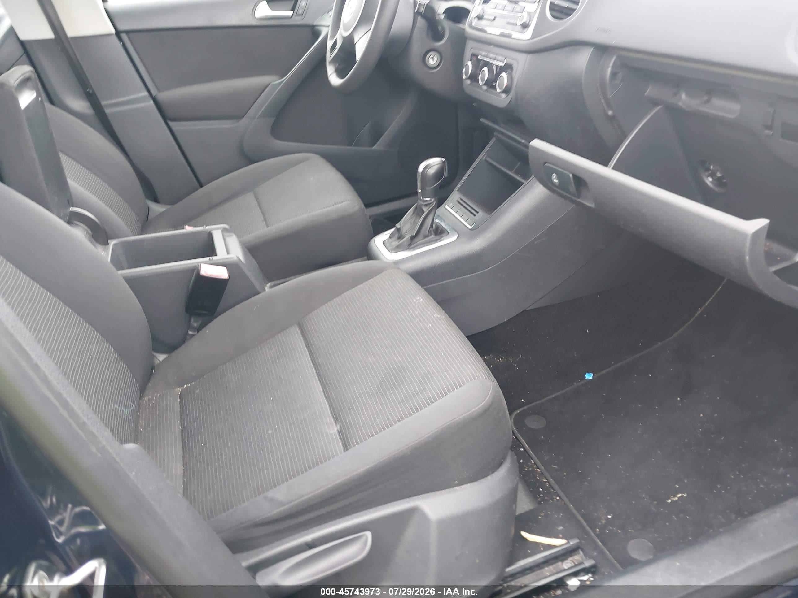 2012 Volkswagen Tiguan S Blue vin: WVGBV7AX7CW560710