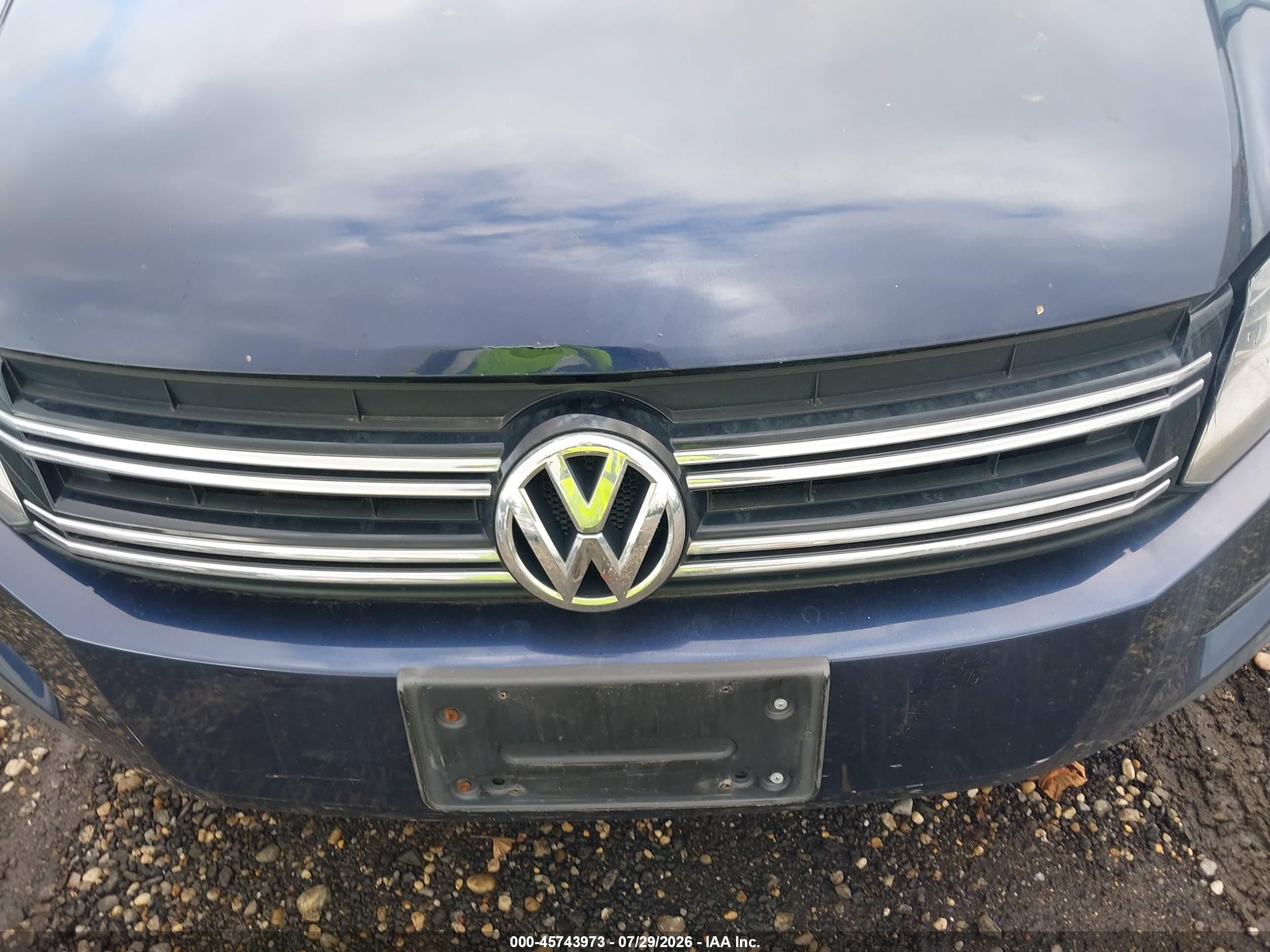 2012 Volkswagen Tiguan S Blue vin: WVGBV7AX7CW560710