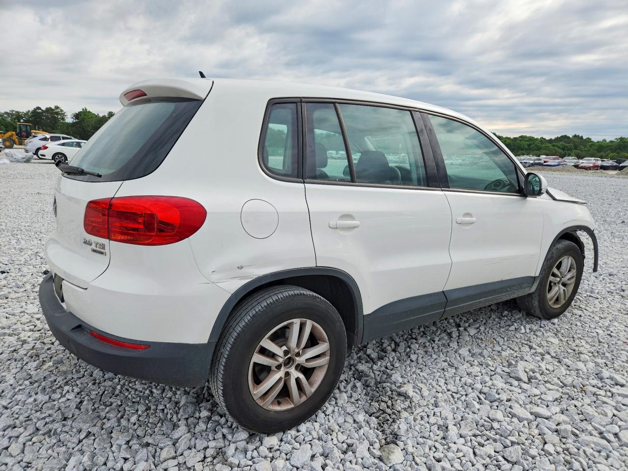 2012 Volkswagen Tiguan S White vin: WVGBV7AX7CW560805