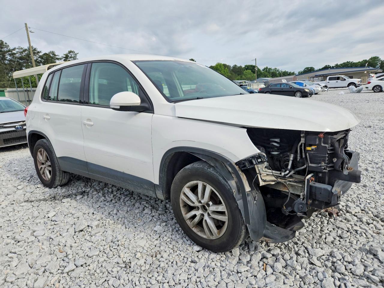 2012 Volkswagen Tiguan S White vin: WVGBV7AX7CW560805