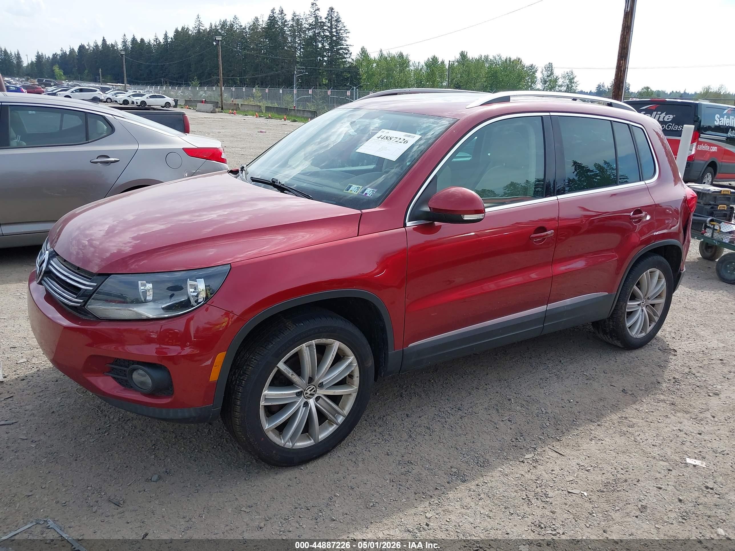 2013 Volkswagen Tiguan S/se/sel Red vin: WVGBV7AX7DW007878
