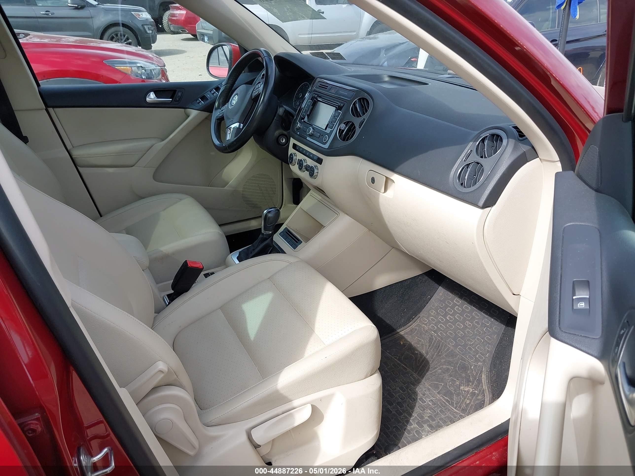 2013 Volkswagen Tiguan S/se/sel Red vin: WVGBV7AX7DW007878