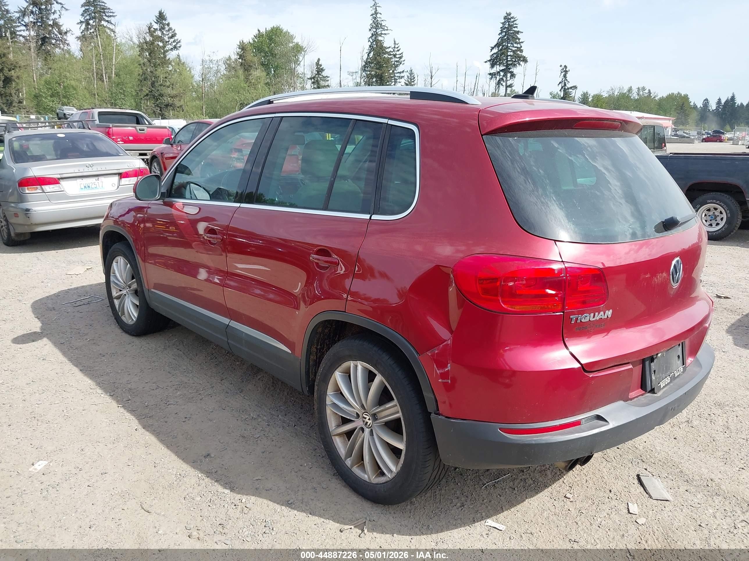 2013 Volkswagen Tiguan S/se/sel Red vin: WVGBV7AX7DW007878