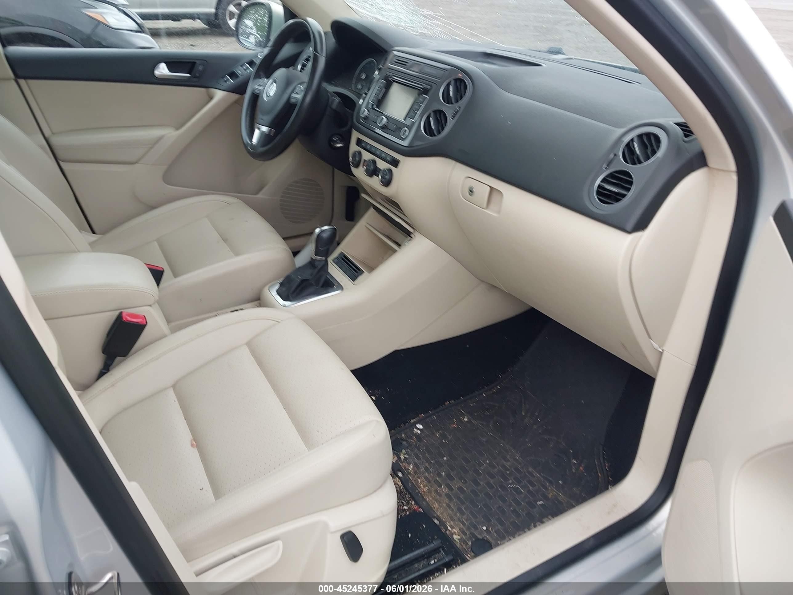 2013 Volkswagen Tiguan Se Silver vin: WVGBV7AX7DW540104