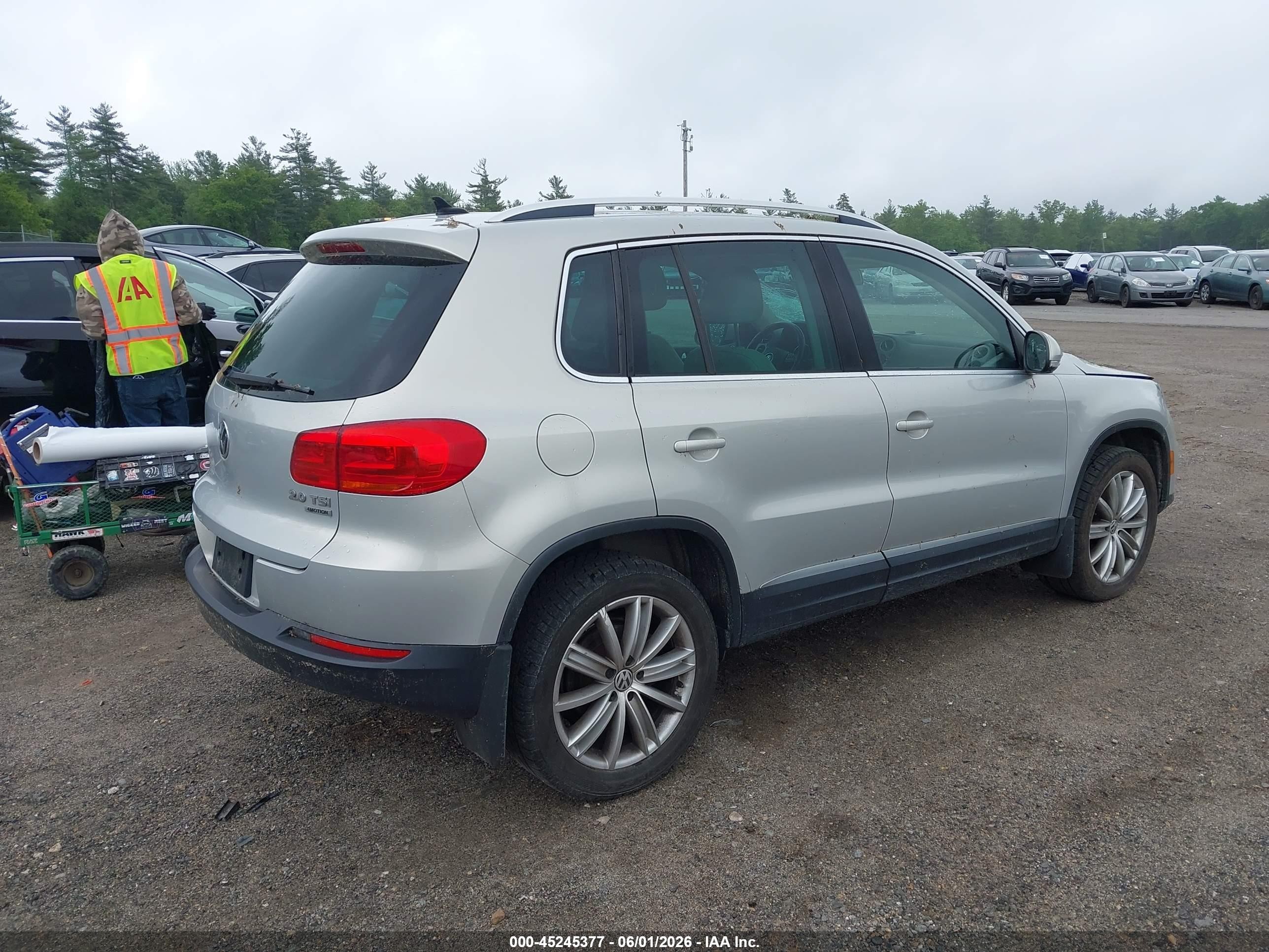 2013 Volkswagen Tiguan Se Silver vin: WVGBV7AX7DW540104