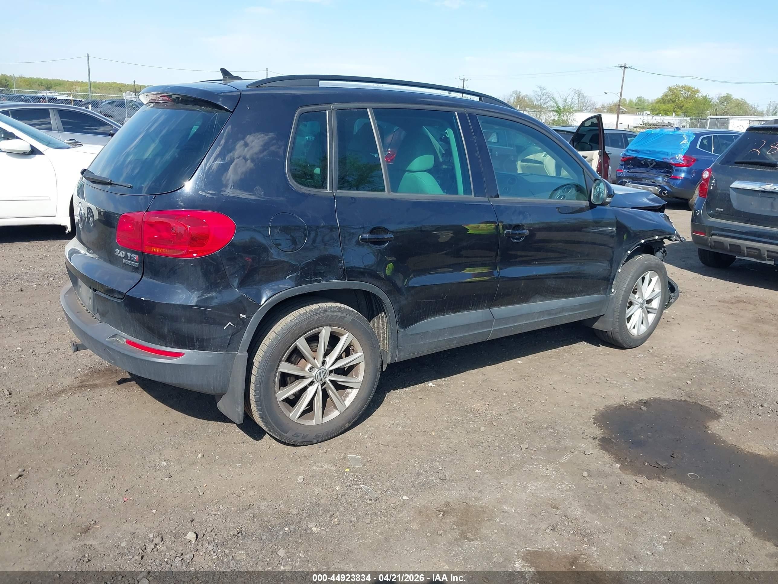 2015 Volkswagen Tiguan Se Black vin: WVGBV7AX7FW522592
