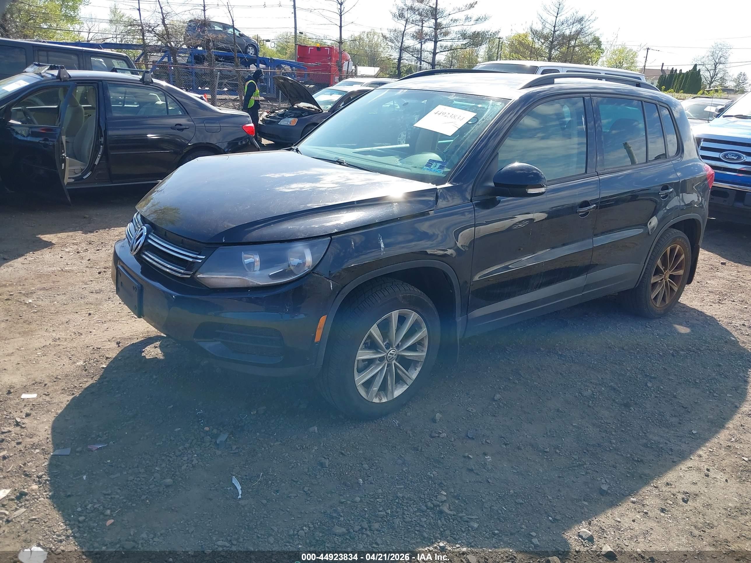 2015 Volkswagen Tiguan Se Black vin: WVGBV7AX7FW522592