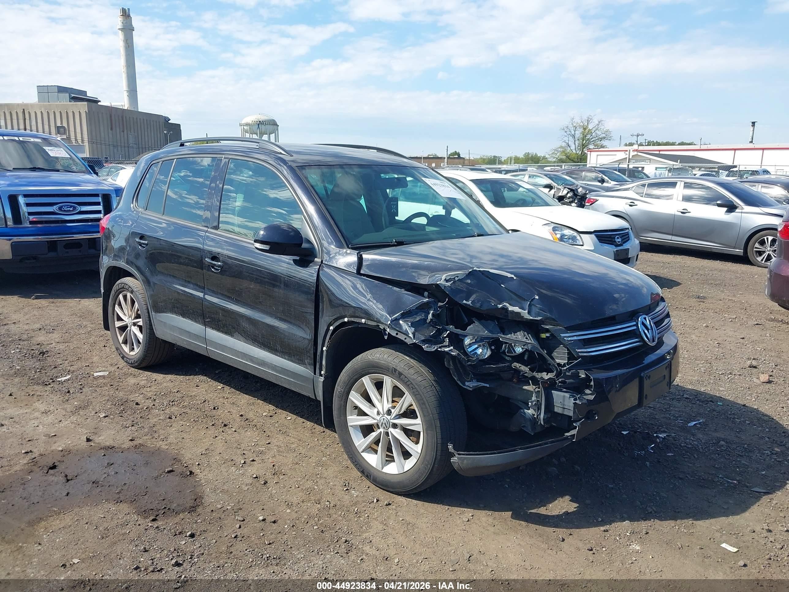 2015 Volkswagen Tiguan Se Black vin: WVGBV7AX7FW522592