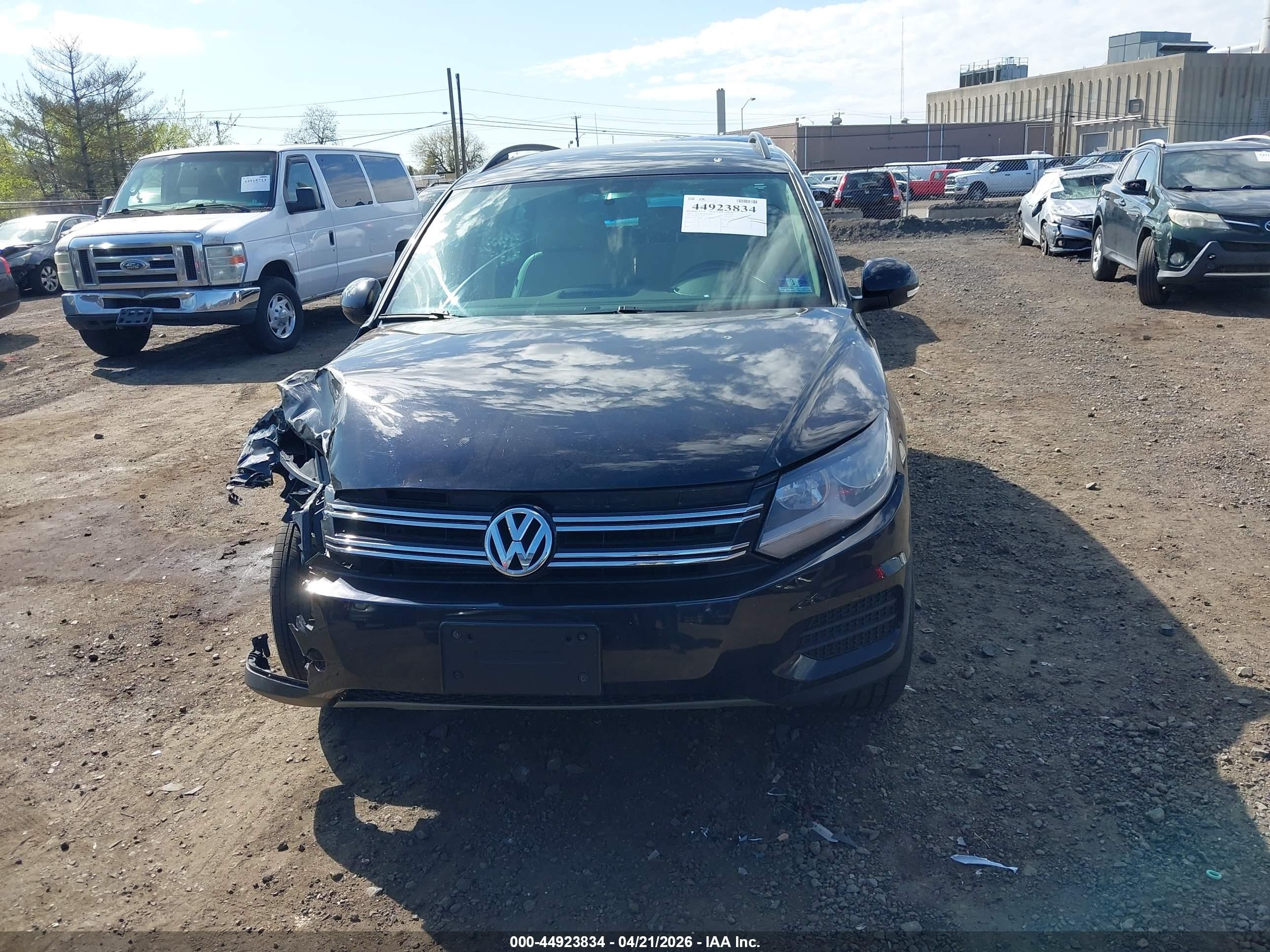 2015 Volkswagen Tiguan Se Black vin: WVGBV7AX7FW522592