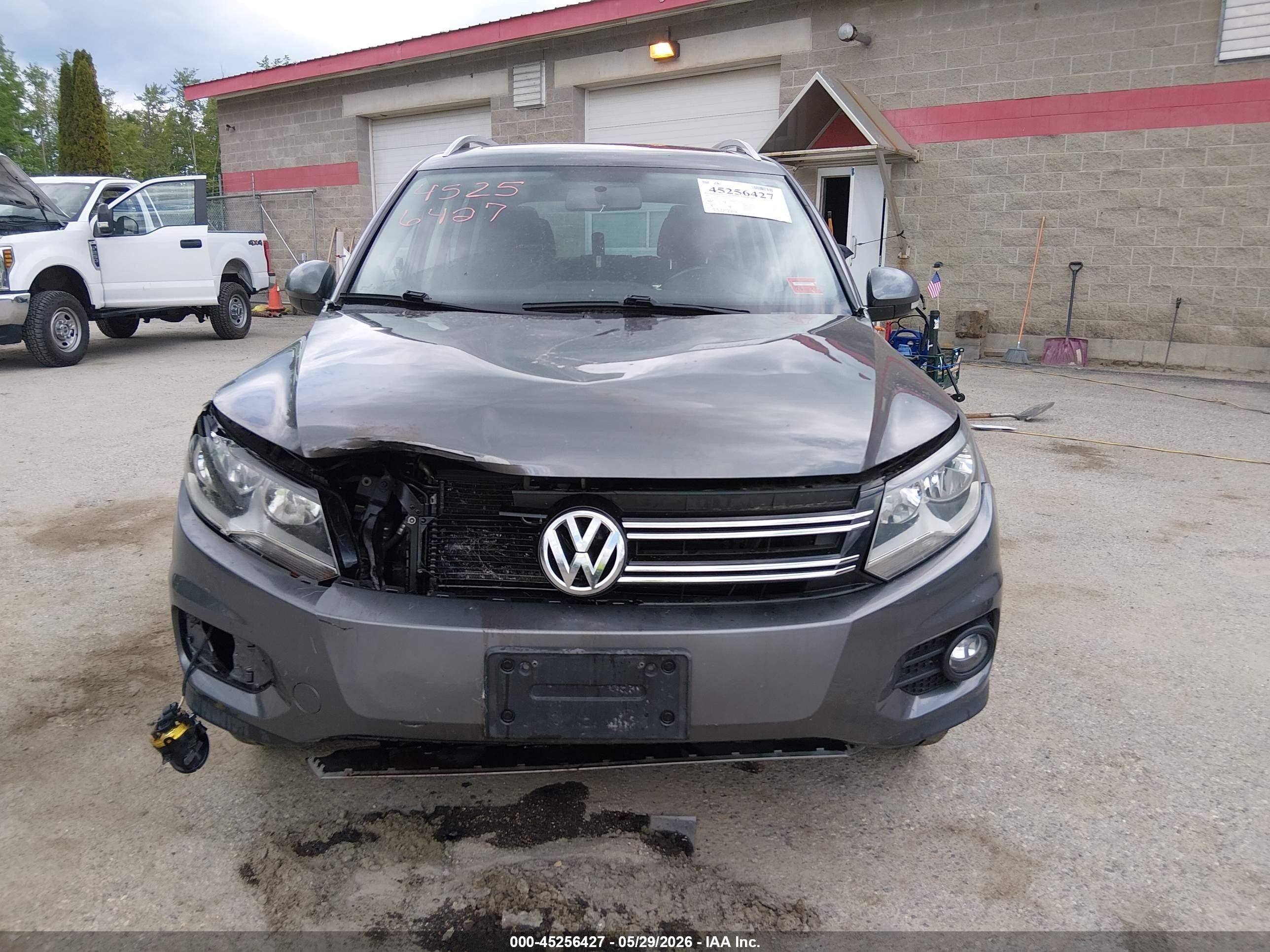2015 Volkswagen Tiguan Se Серый vin: WVGBV7AX7FW560145