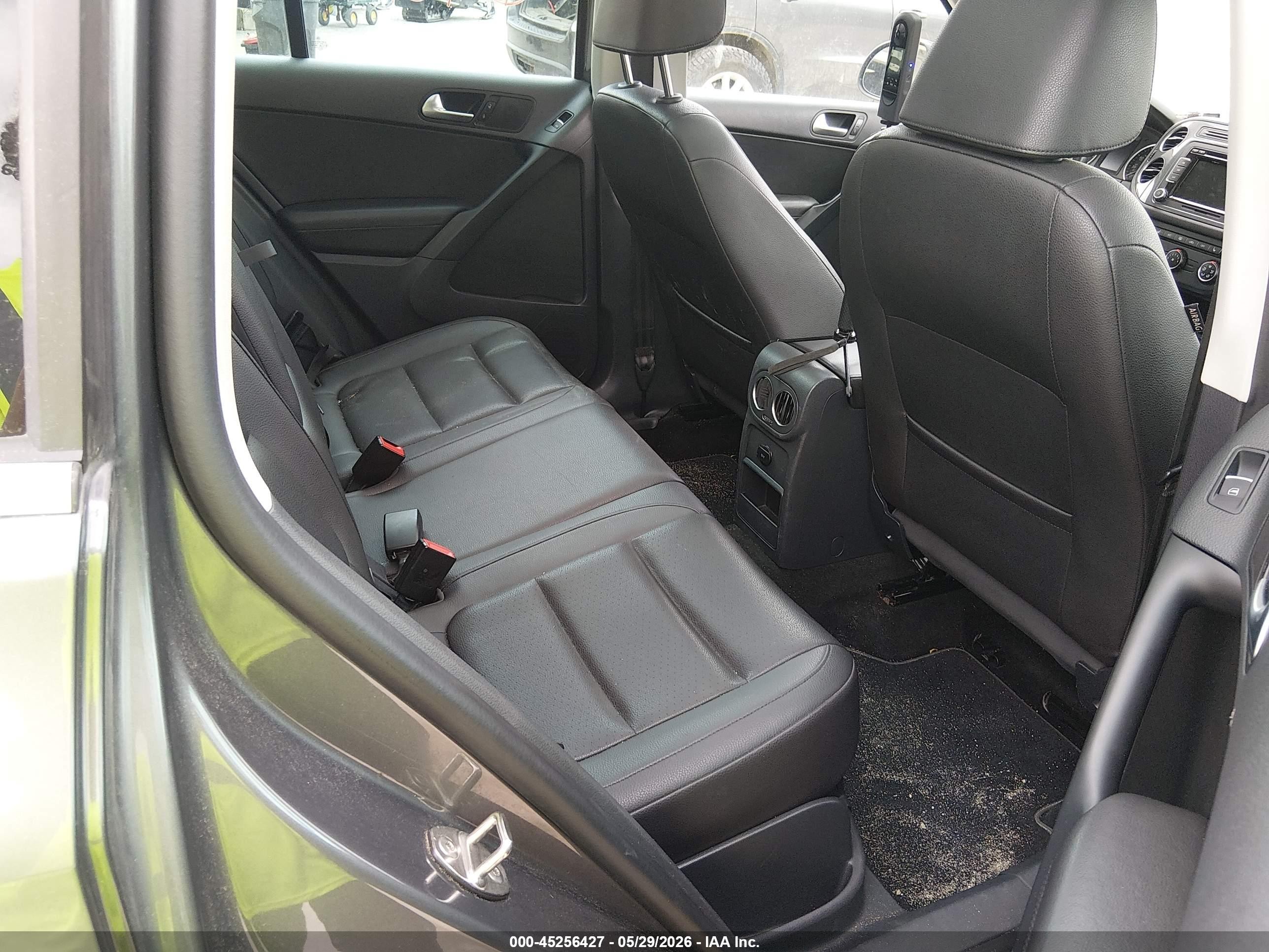 2015 Volkswagen Tiguan Se Серый vin: WVGBV7AX7FW560145