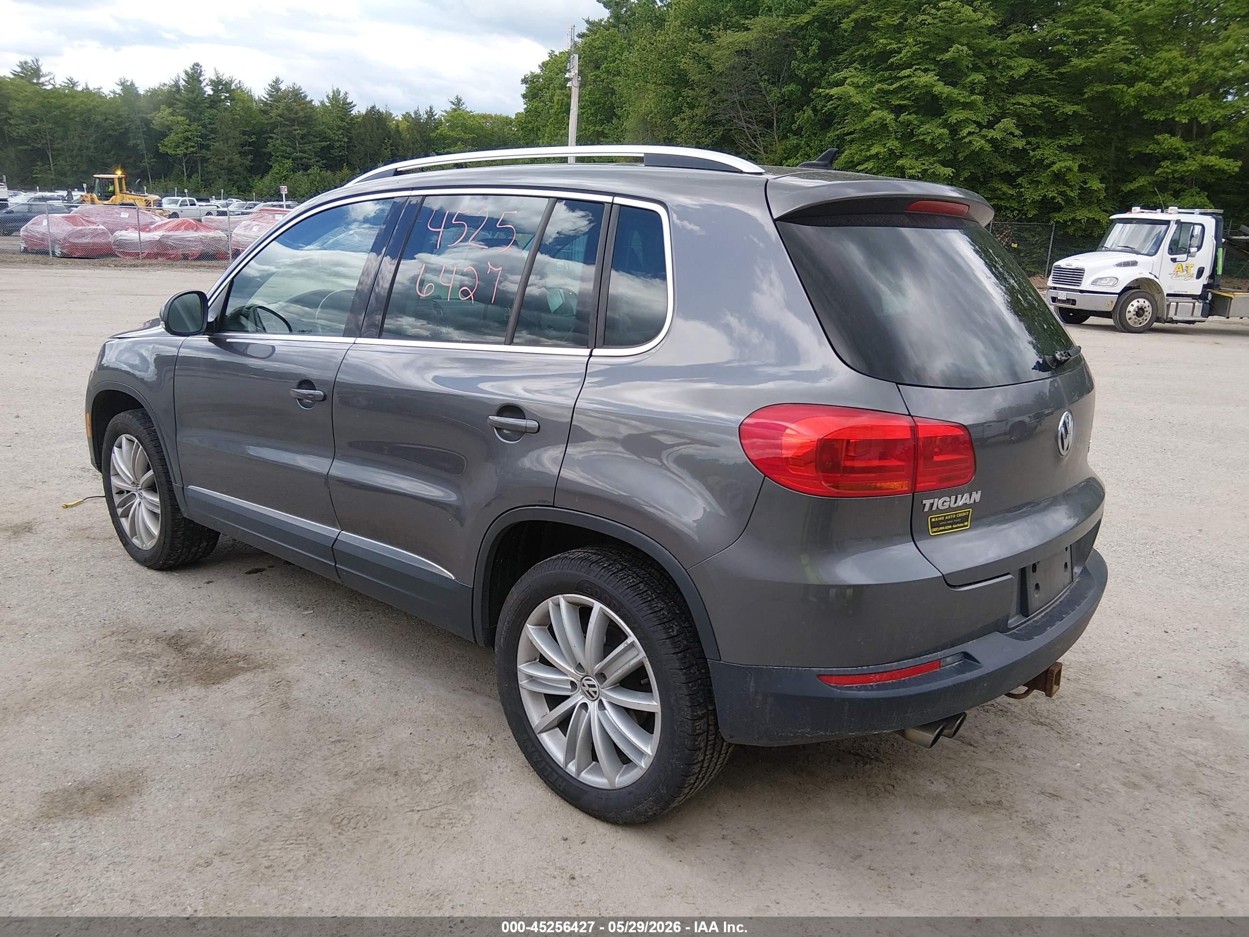 2015 Volkswagen Tiguan Se Серый vin: WVGBV7AX7FW560145