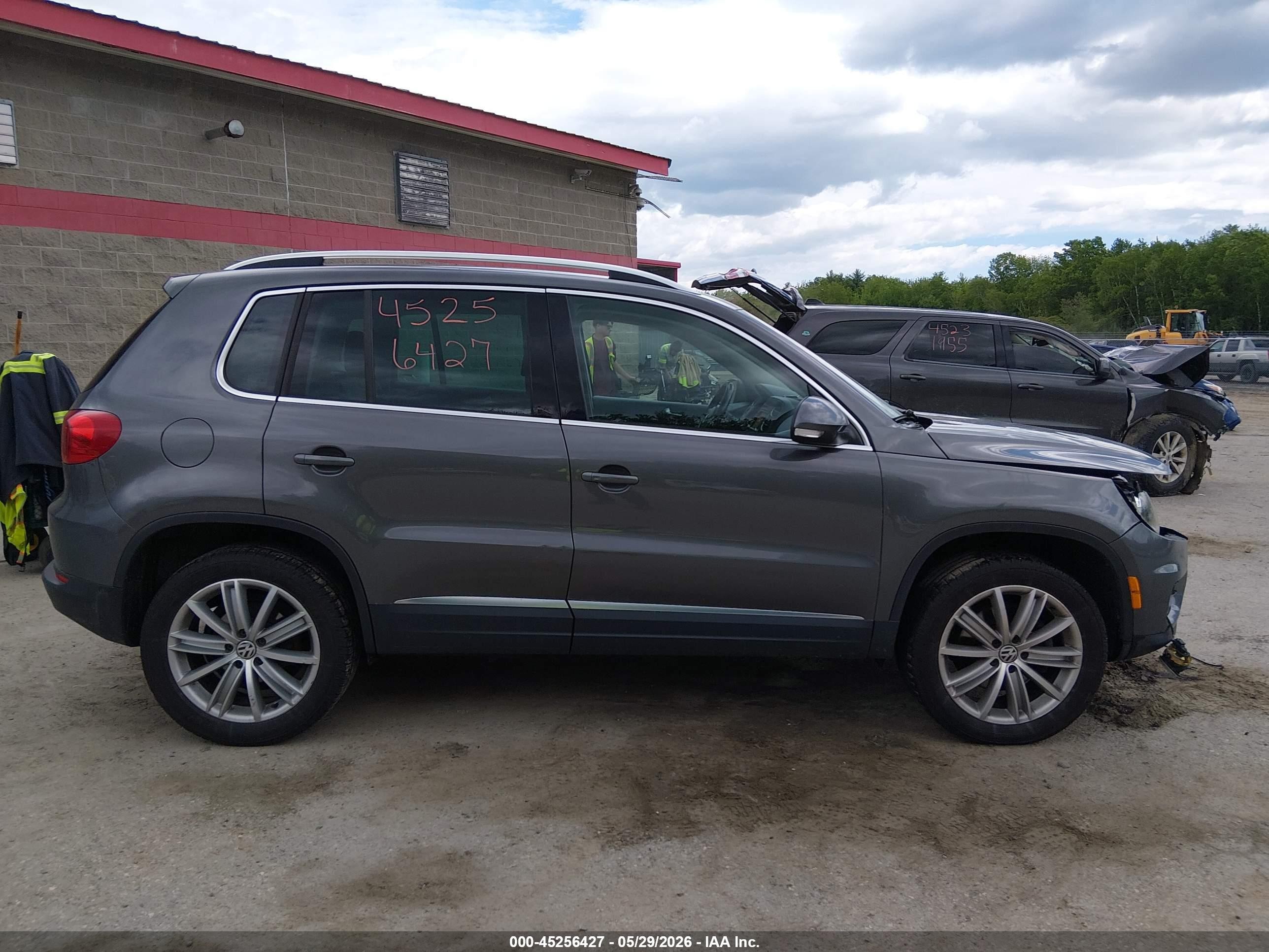 2015 Volkswagen Tiguan Se Серый vin: WVGBV7AX7FW560145