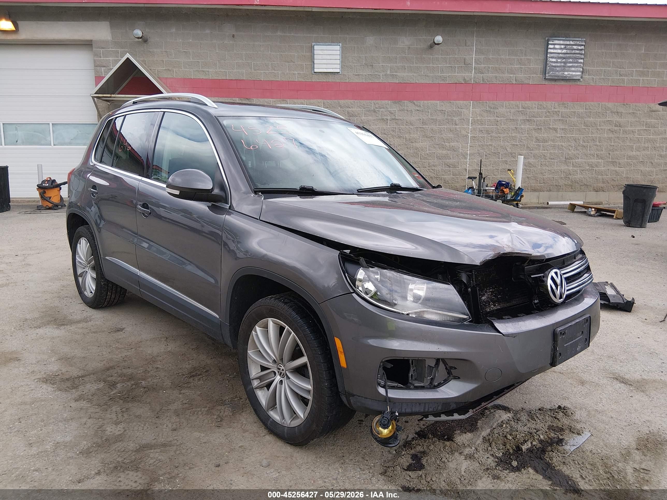 2015 Volkswagen Tiguan Se Серый vin: WVGBV7AX7FW560145