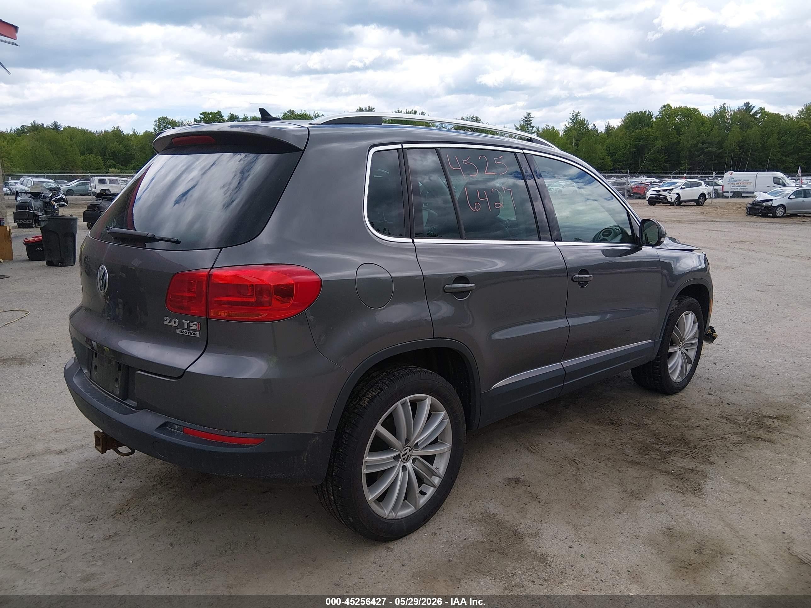 2015 Volkswagen Tiguan Se Серый vin: WVGBV7AX7FW560145