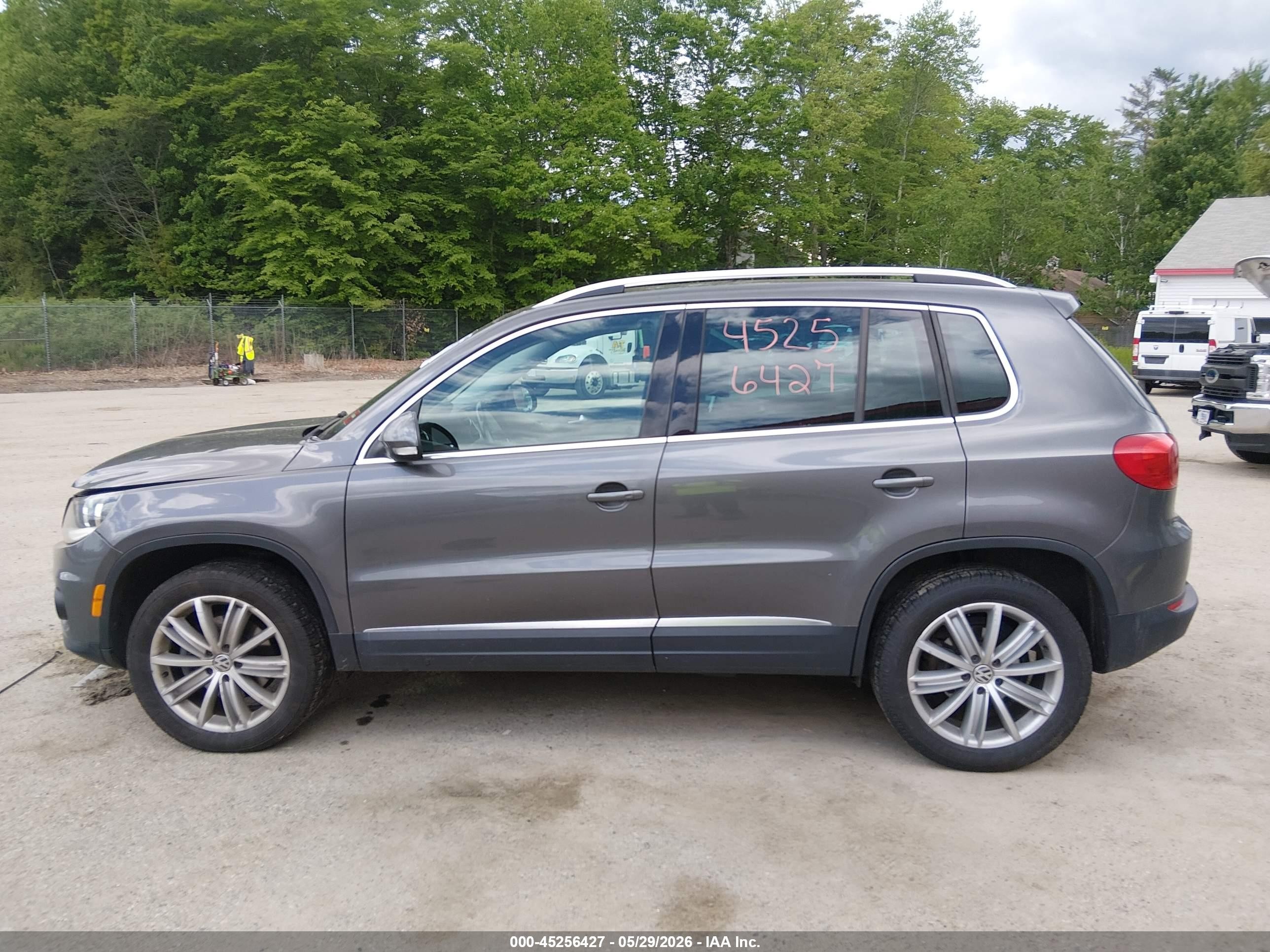 2015 Volkswagen Tiguan Se Серый vin: WVGBV7AX7FW560145