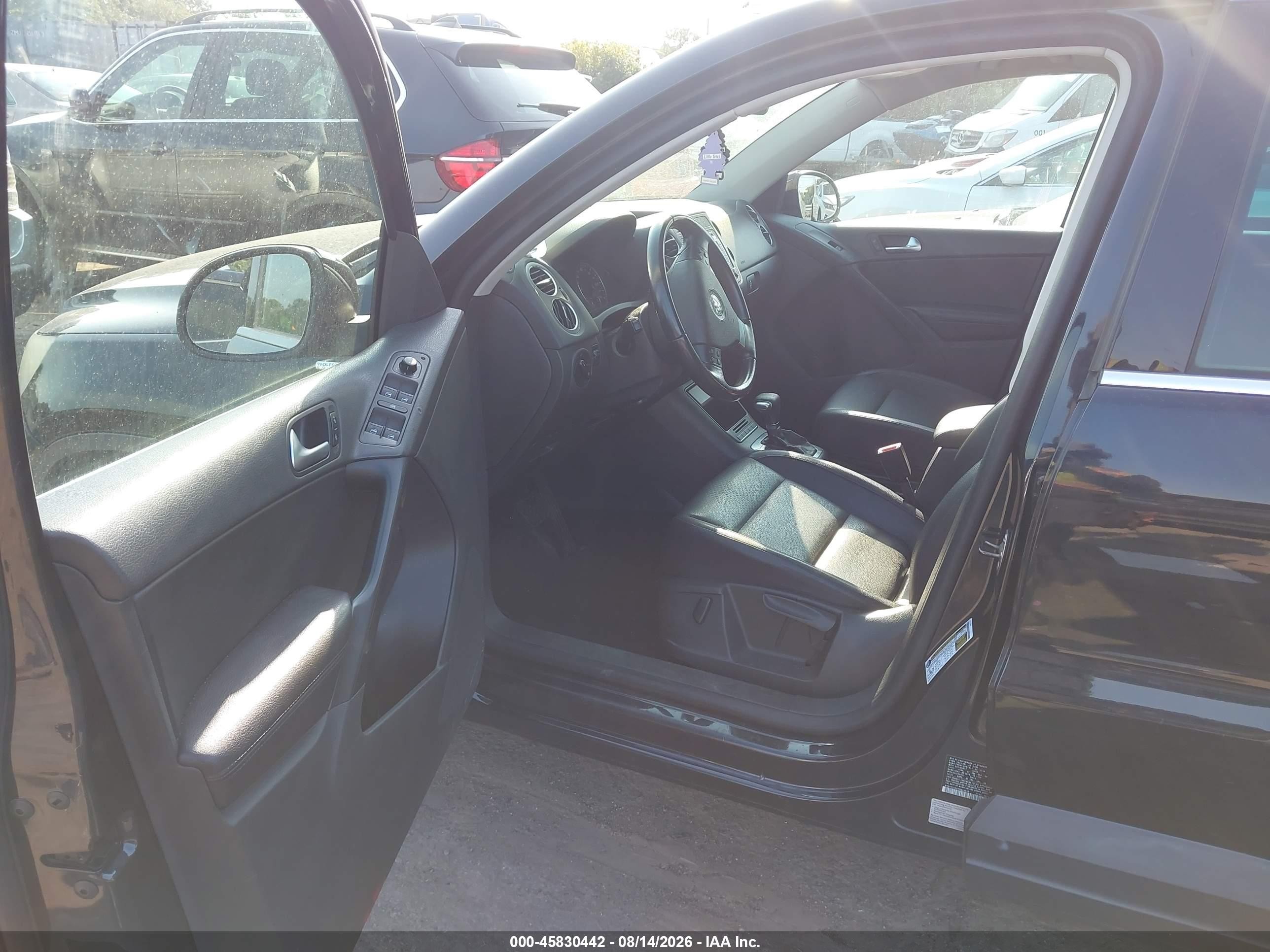 2010 Volkswagen Tiguan Wolfsburg Edition Blue vin: WVGBV7AX8AW524988