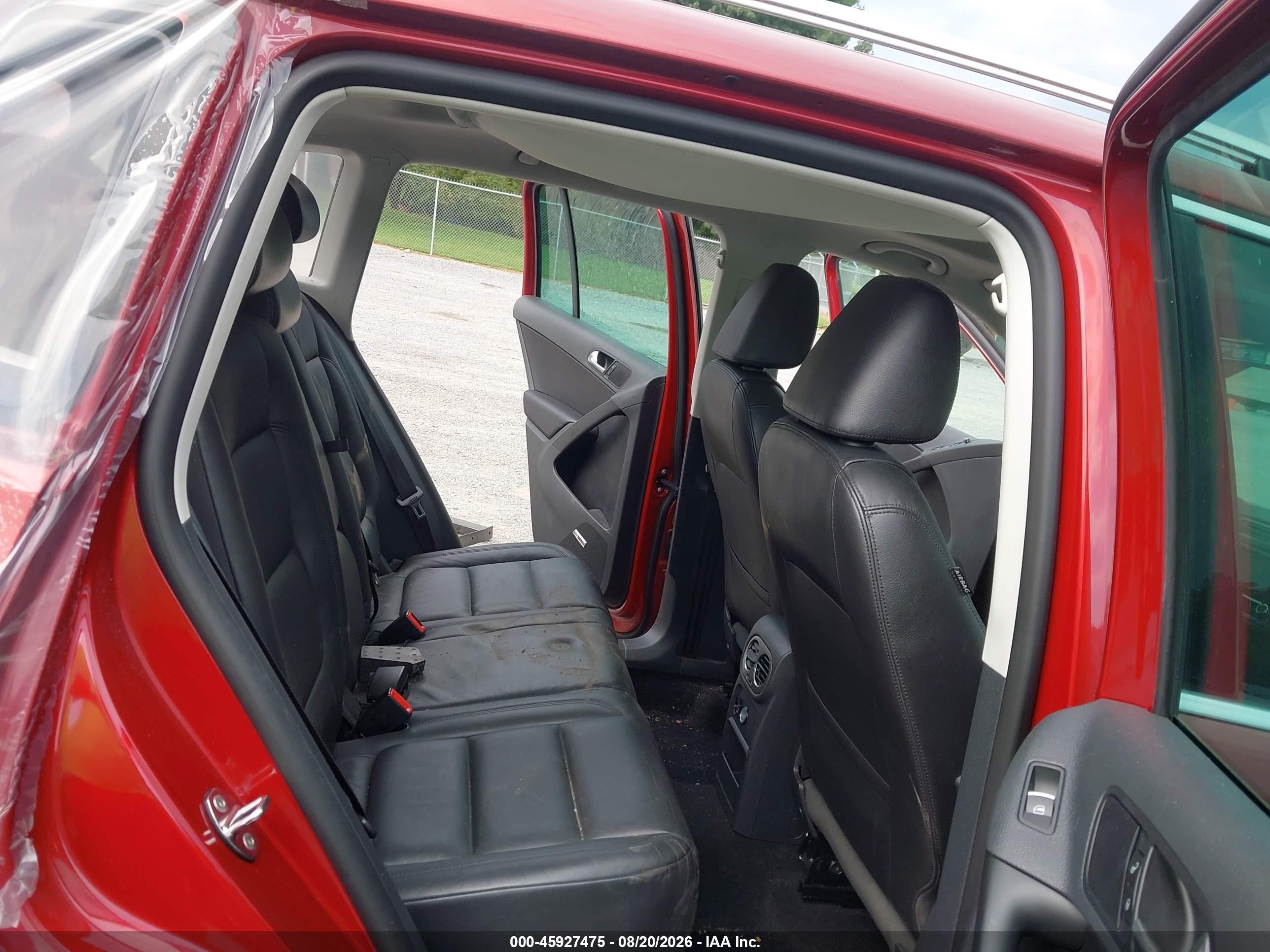 2011 Volkswagen Tiguan Sel Red vin: WVGBV7AX8BW001908