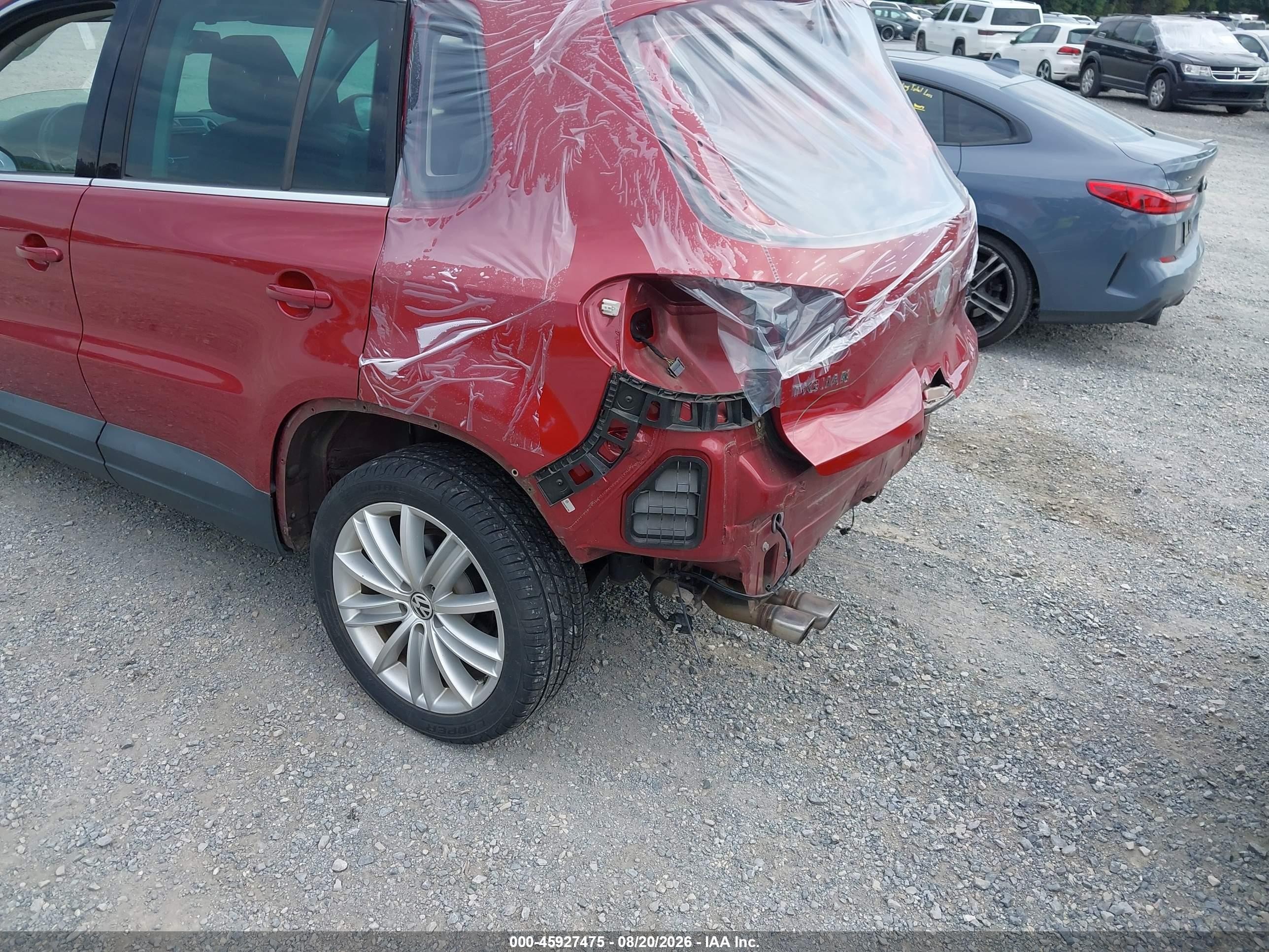 2011 Volkswagen Tiguan Sel Red vin: WVGBV7AX8BW001908