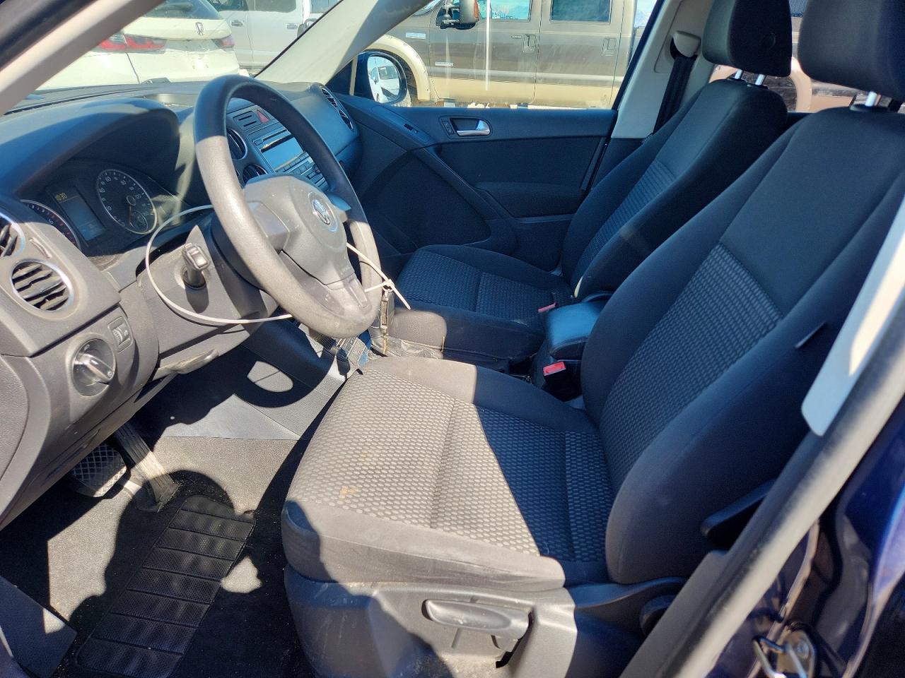2011 Volkswagen Tiguan S Blue vin: WVGBV7AX8BW525186