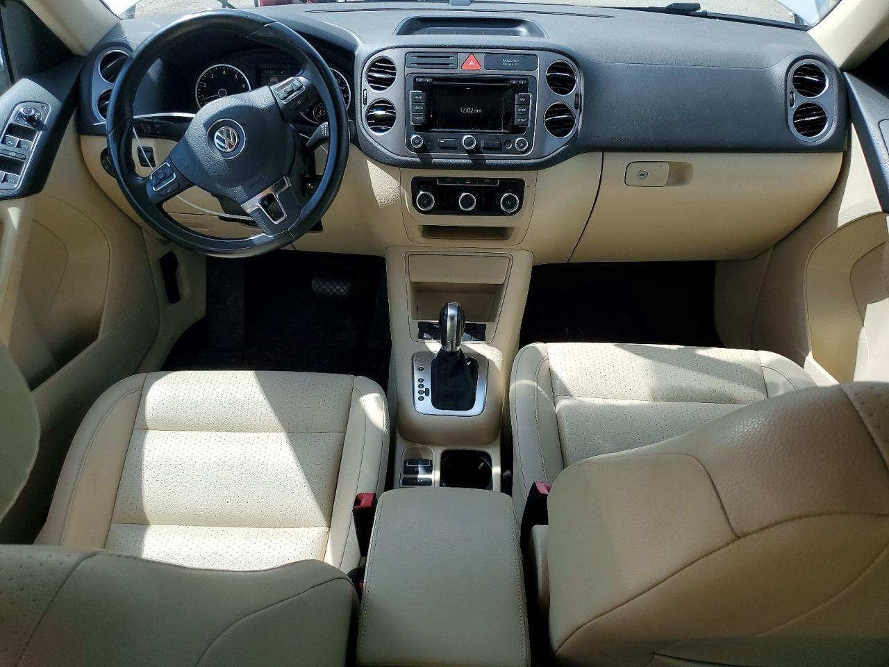 2011 Volkswagen Tiguan S White vin: WVGBV7AX8BW548841
