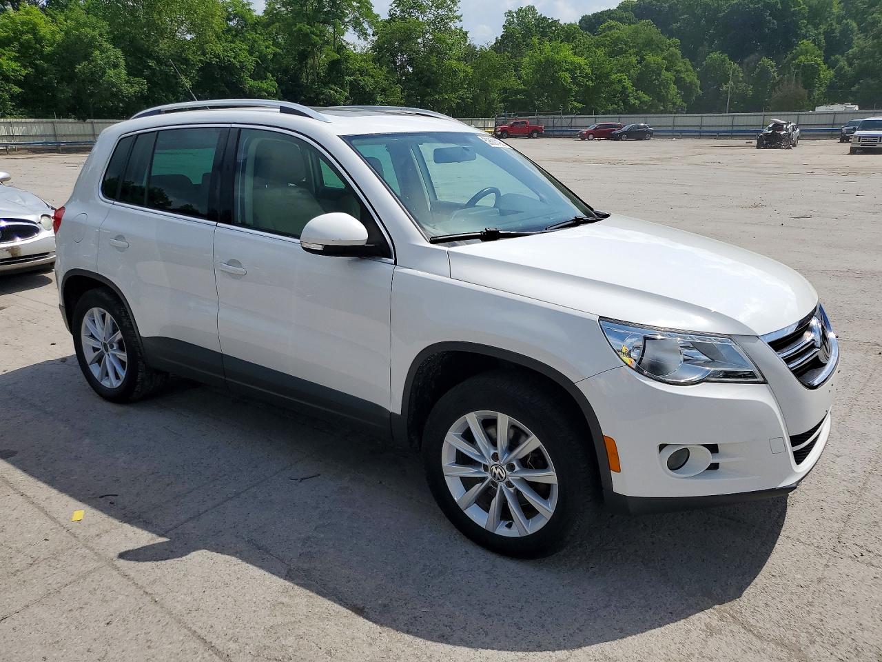 2011 Volkswagen Tiguan S White vin: WVGBV7AX8BW548841
