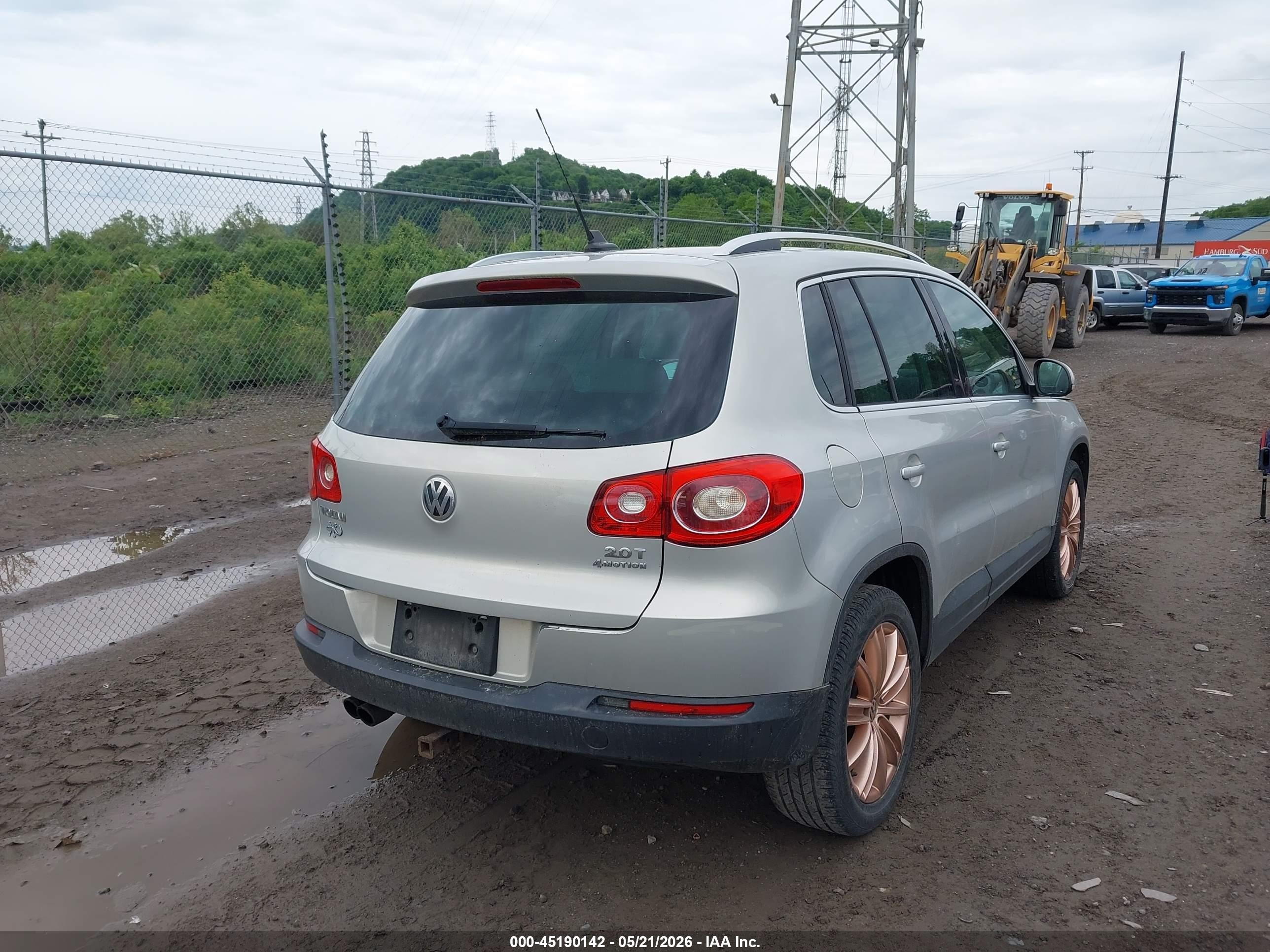 2011 Volkswagen Tiguan Sel Silver vin: WVGBV7AX8BW566353