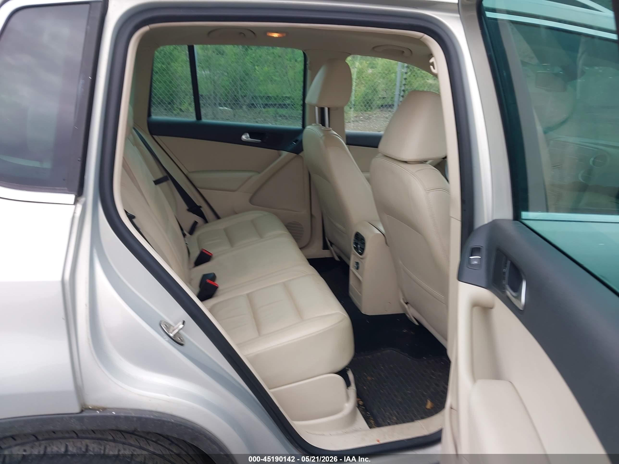 2011 Volkswagen Tiguan Sel Silver vin: WVGBV7AX8BW566353