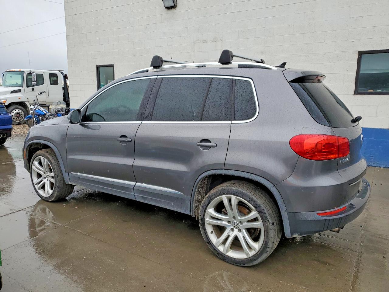 2012 Volkswagen Tiguan S Gray vin: WVGBV7AX8CW088341