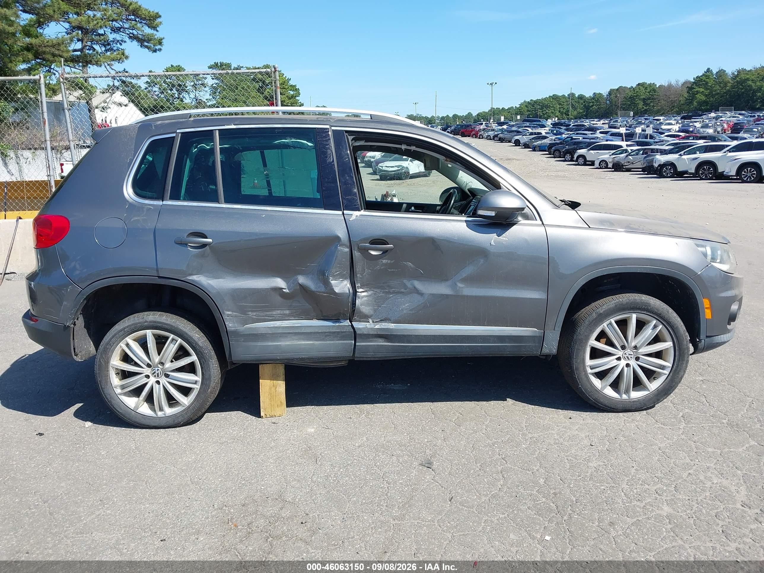 2013 Volkswagen Tiguan Se Gray vin: WVGBV7AX8DW005346