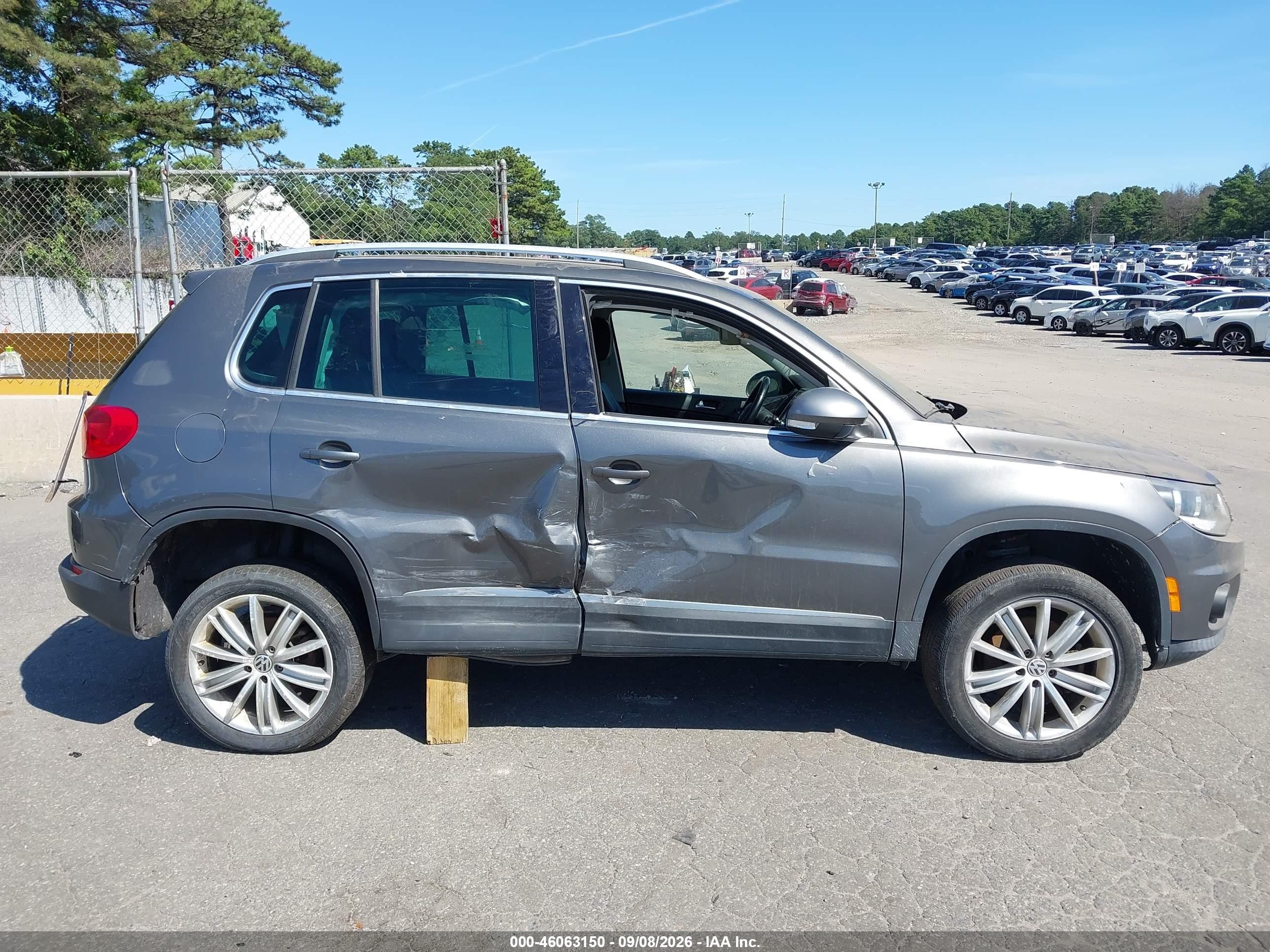 2013 Volkswagen Tiguan Se Gray vin: WVGBV7AX8DW005346