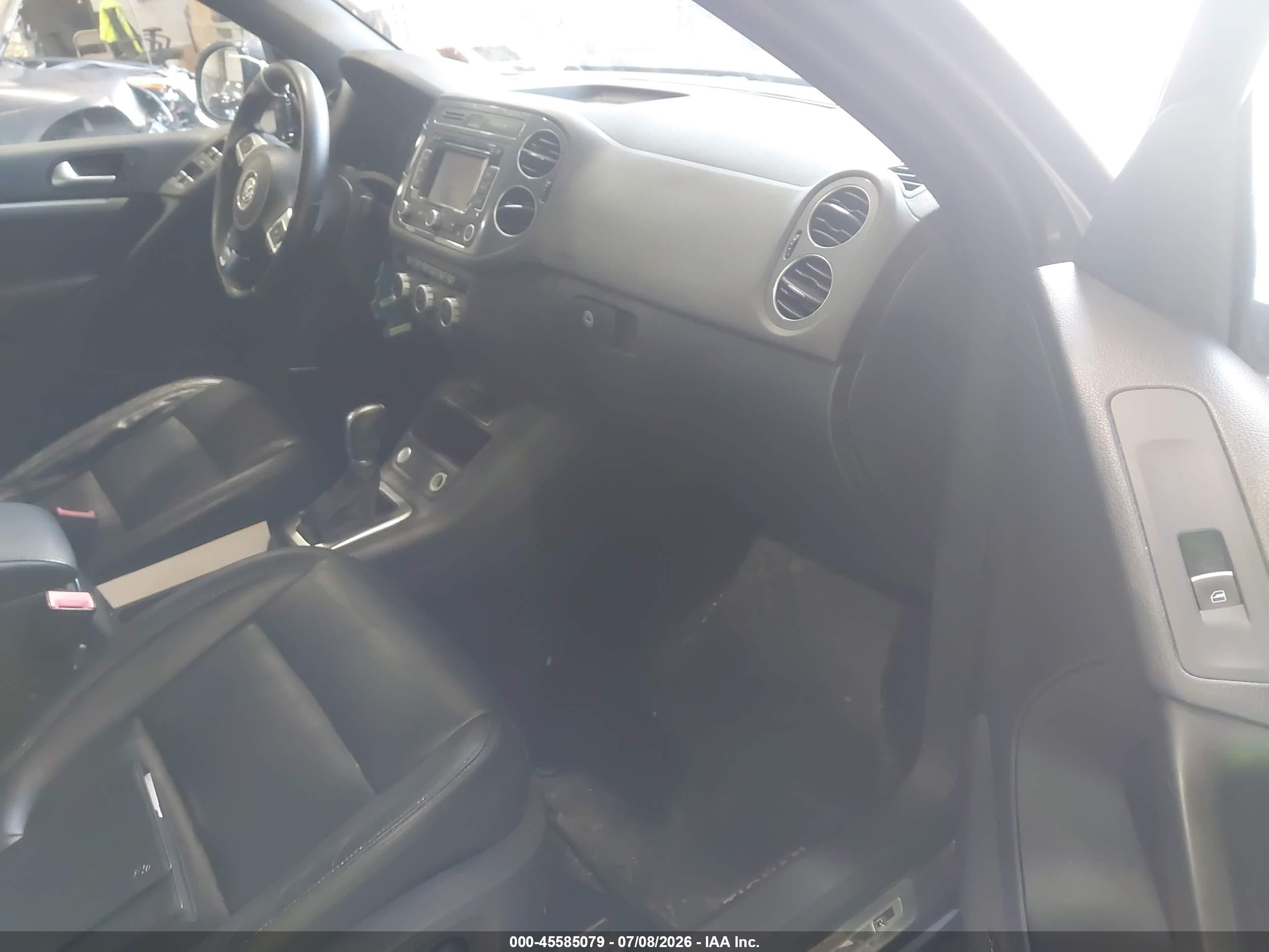 2015 Volkswagen Tiguan R-line Gray vin: WVGBV7AX8FW089199