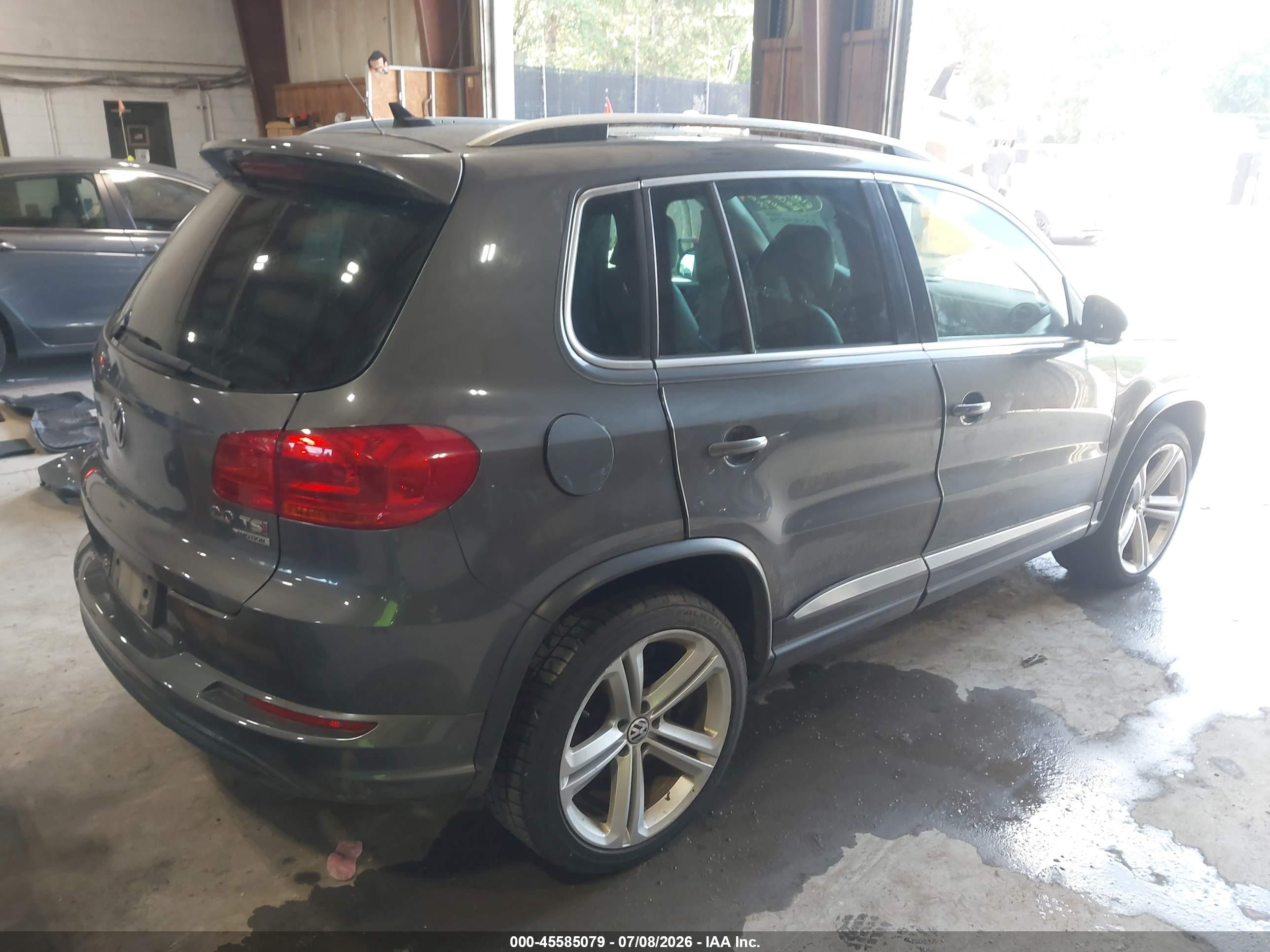 2015 Volkswagen Tiguan R-line Gray vin: WVGBV7AX8FW089199