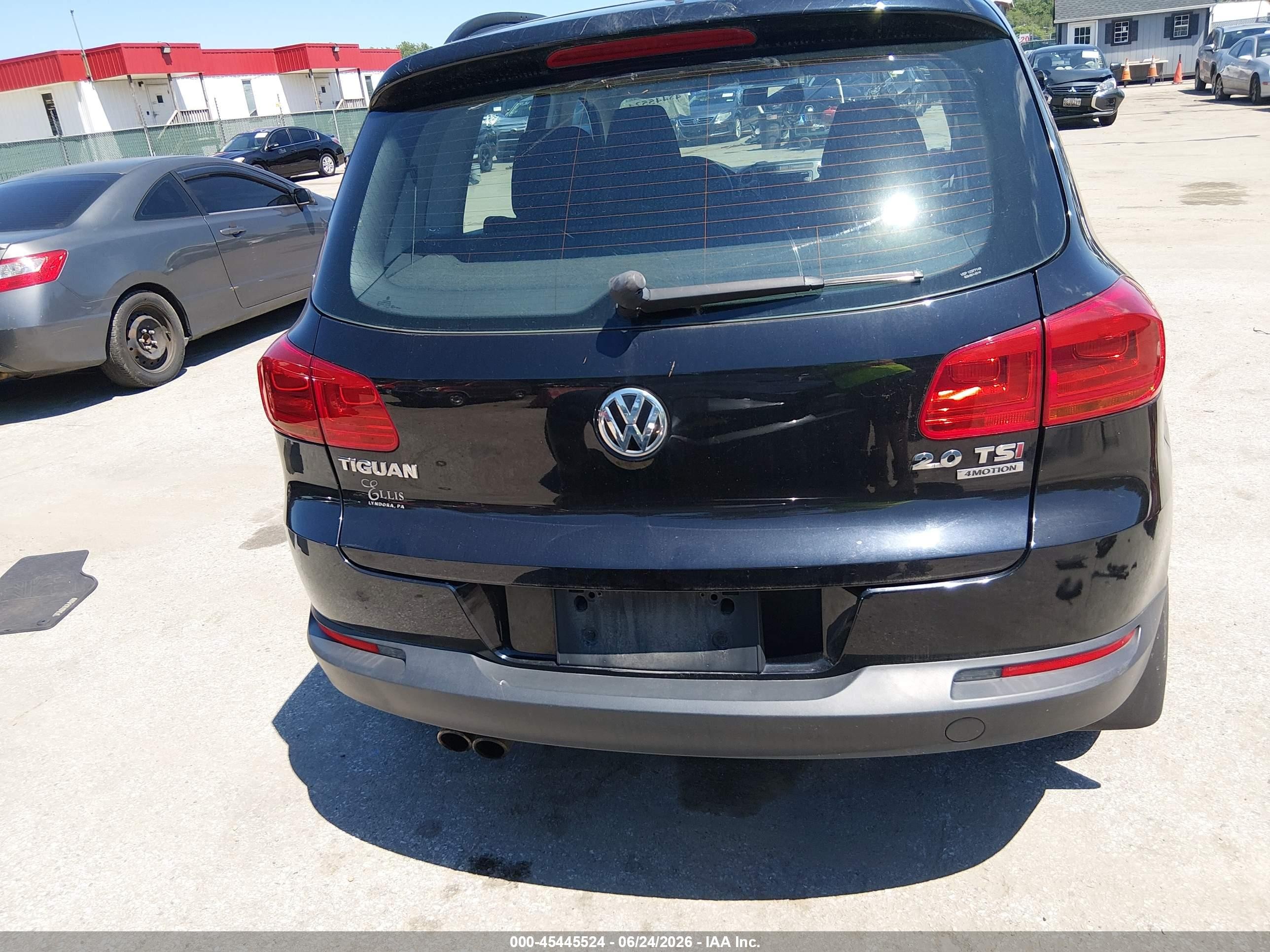 2015 Volkswagen Tiguan S Черный vin: WVGBV7AX8FW546187