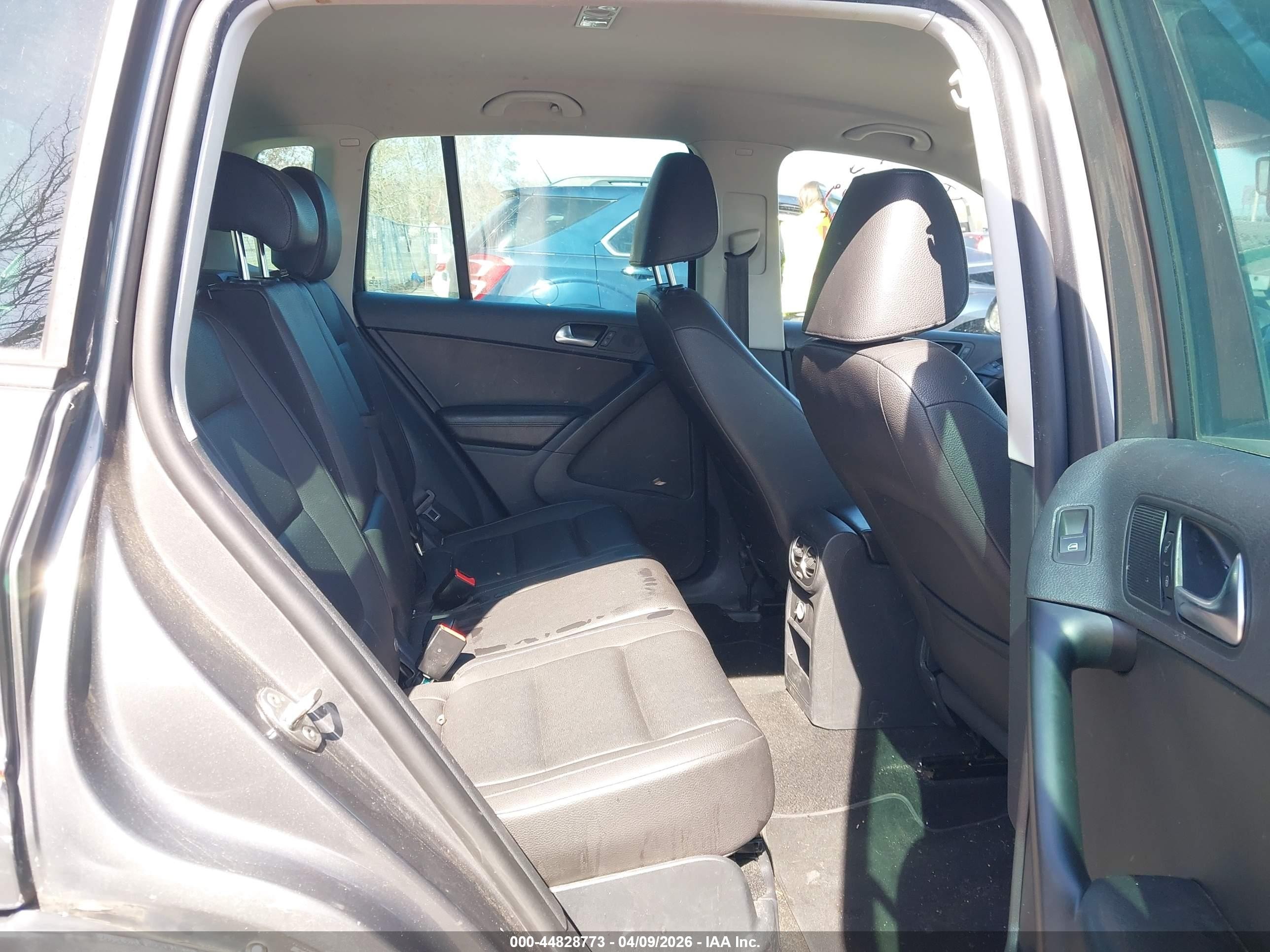 2015 Volkswagen Tiguan Se Gray vin: WVGBV7AX8FW582137