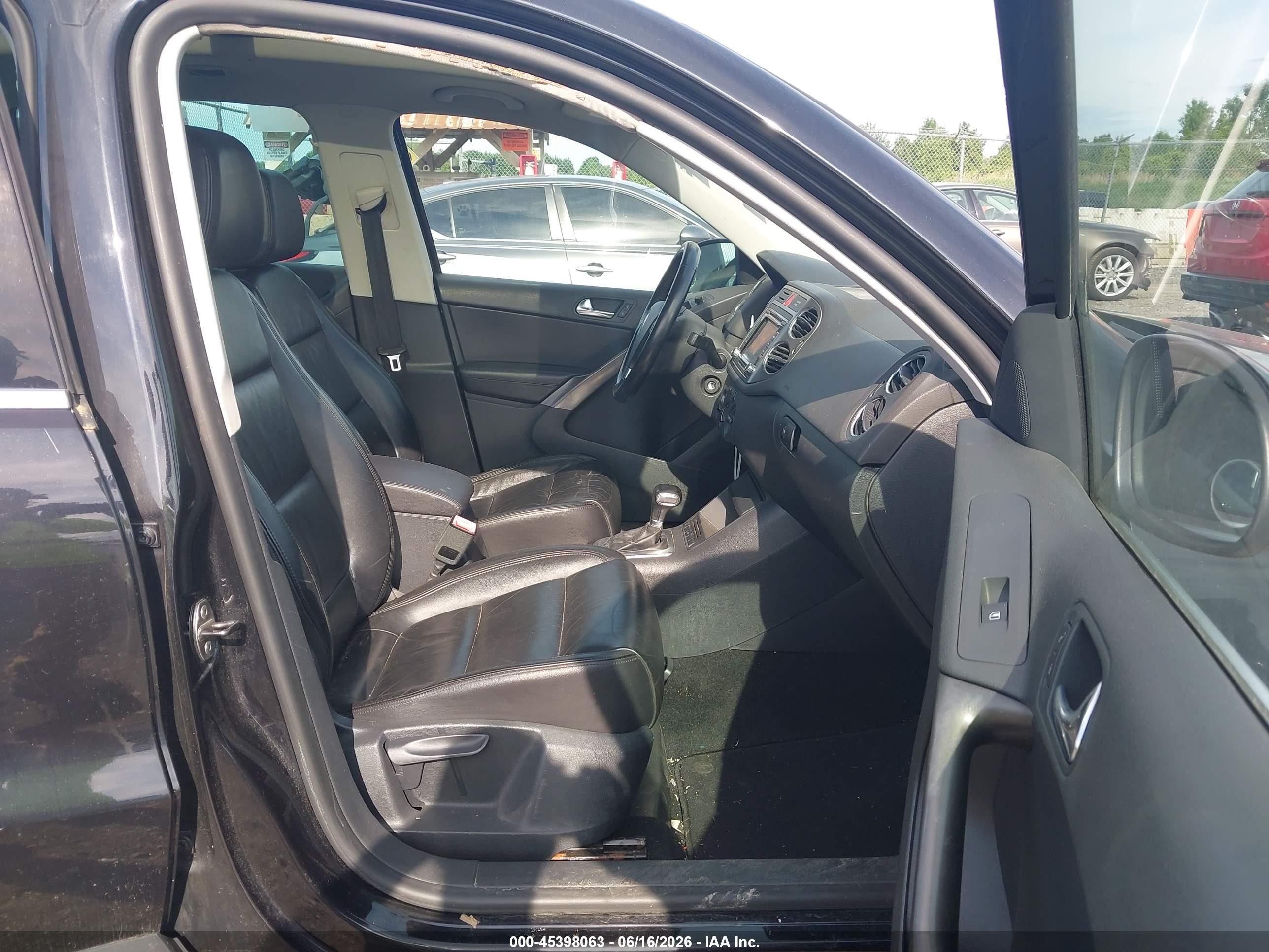 2010 Volkswagen Tiguan Se Черный vin: WVGBV7AX9AW500991