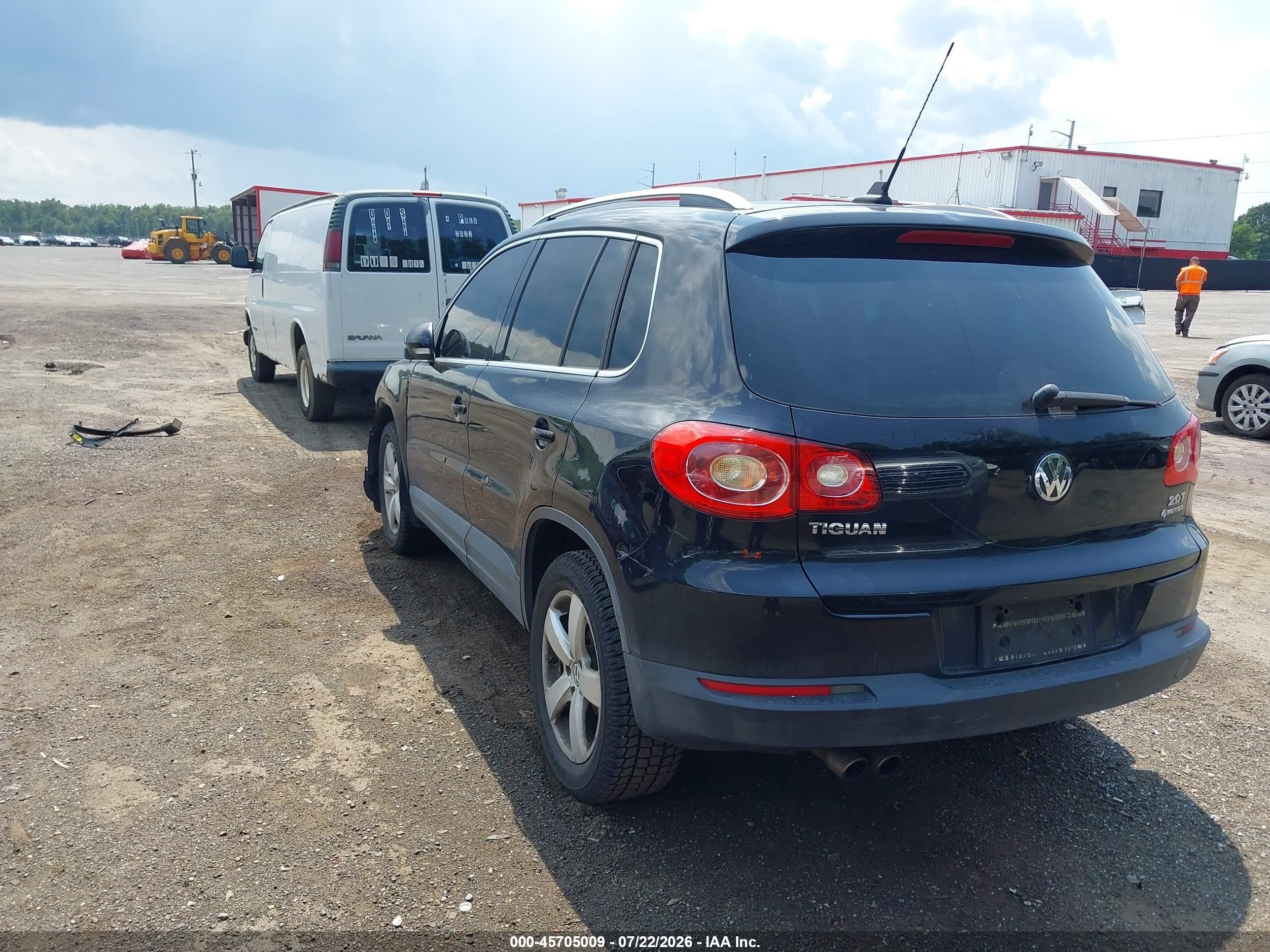 2010 Volkswagen Tiguan Wolfsburg Edition Black vin: WVGBV7AX9AW515023