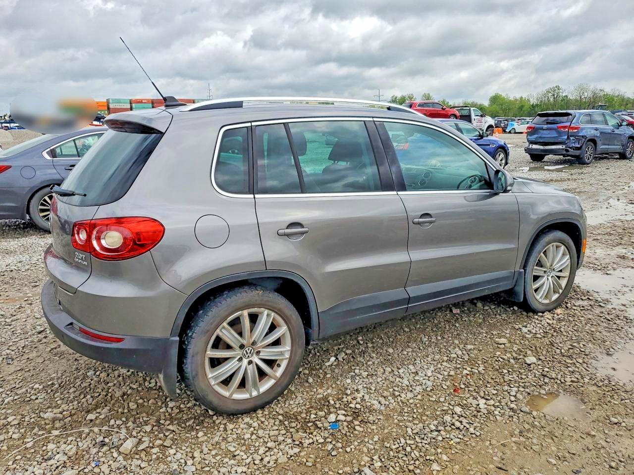 2010 Volkswagen Tiguan Se Gray vin: WVGBV7AX9AW532050
