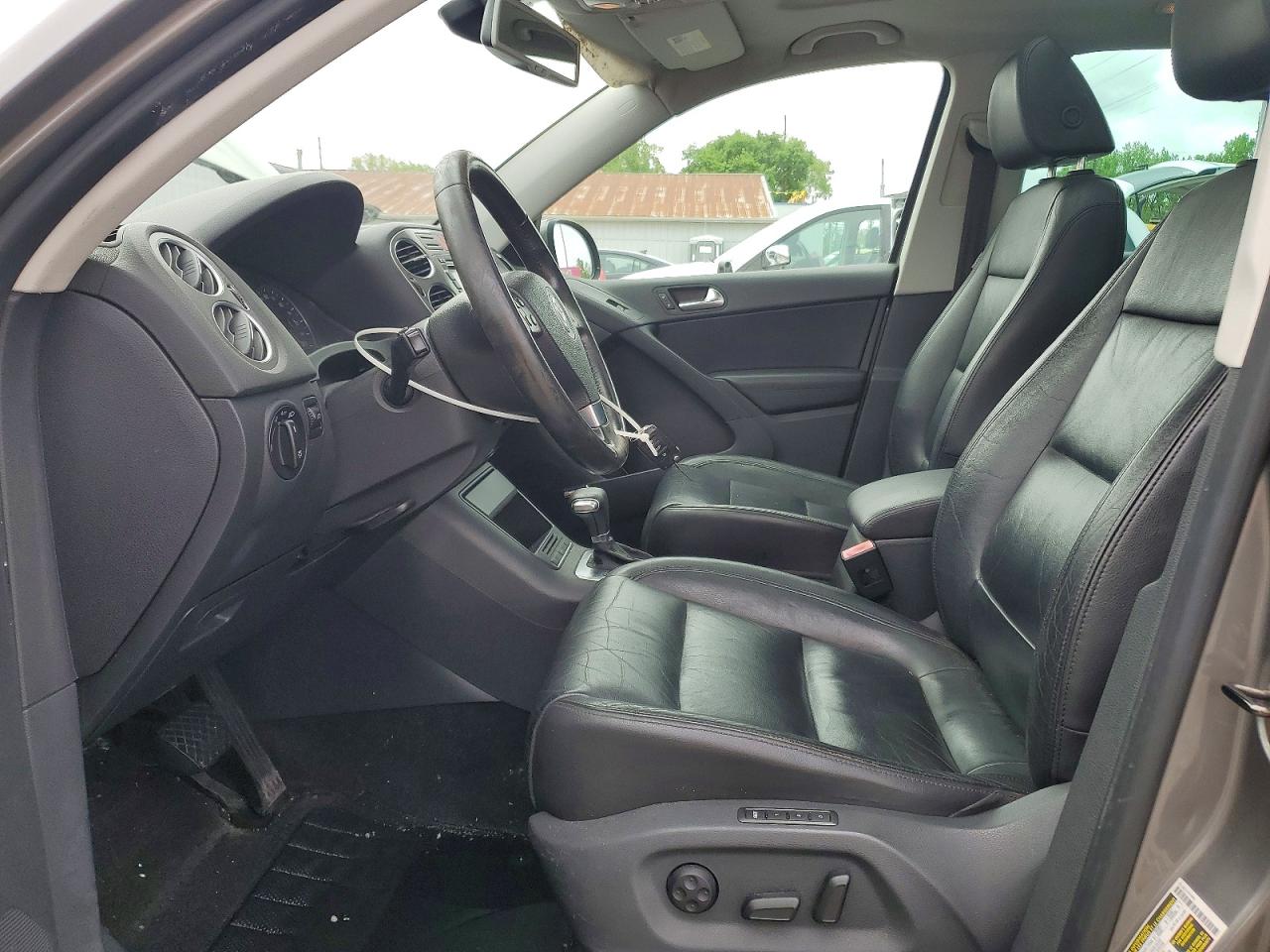 2010 Volkswagen Tiguan Se Gray vin: WVGBV7AX9AW532050