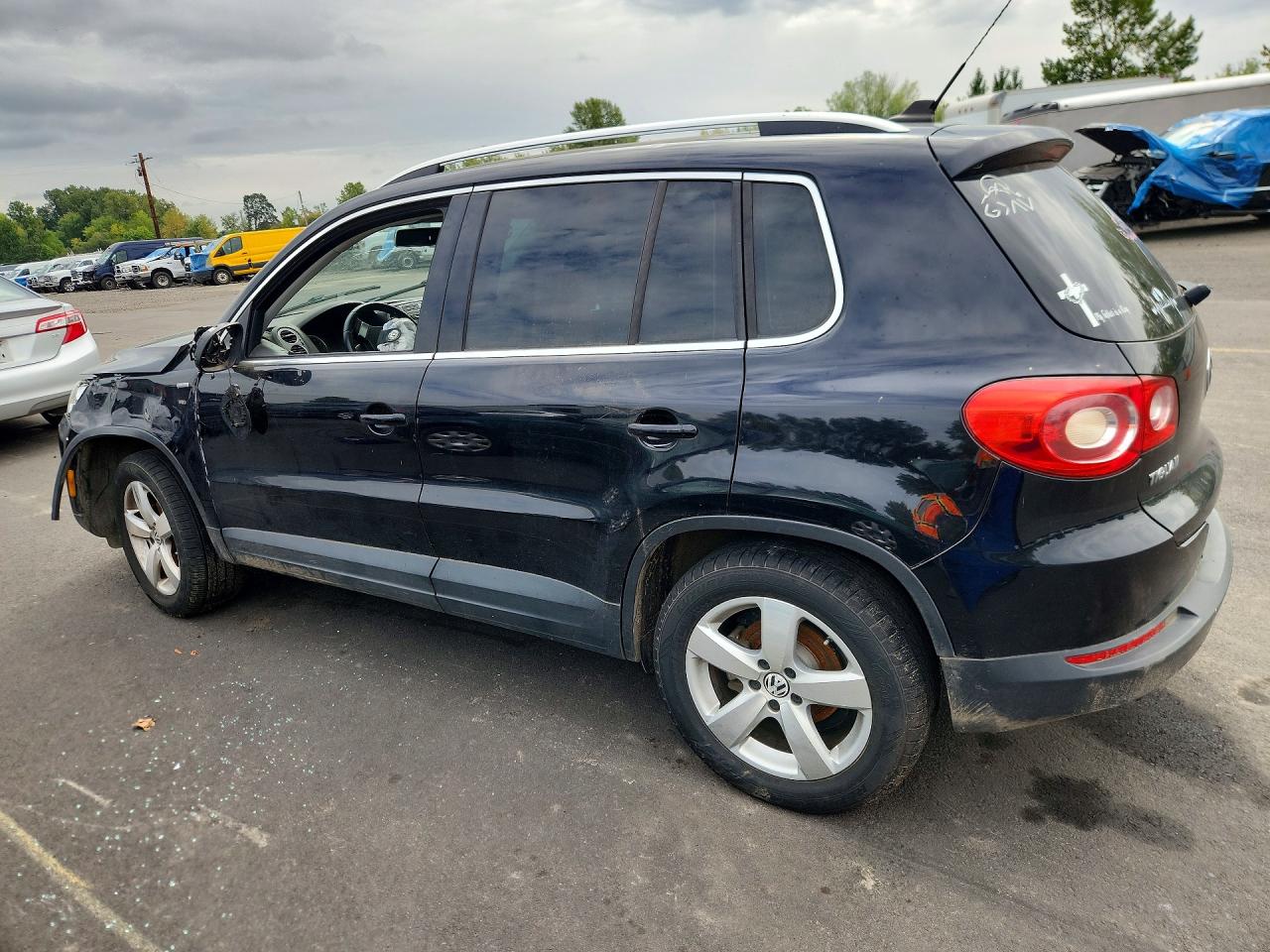 2010 Volkswagen Tiguan Se Black vin: WVGBV7AX9AW536891