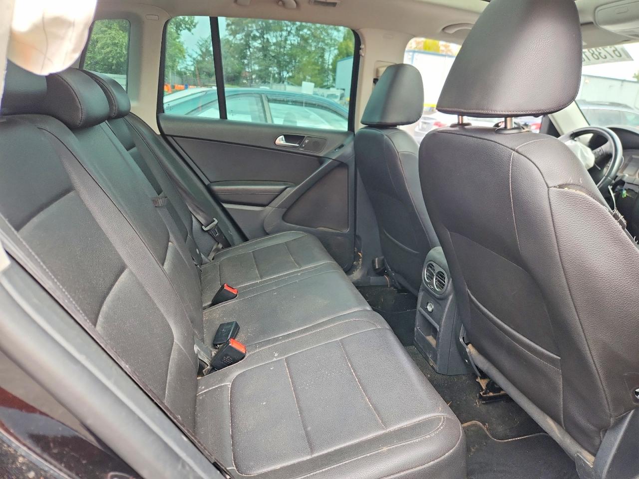 2010 Volkswagen Tiguan Se Black vin: WVGBV7AX9AW536891