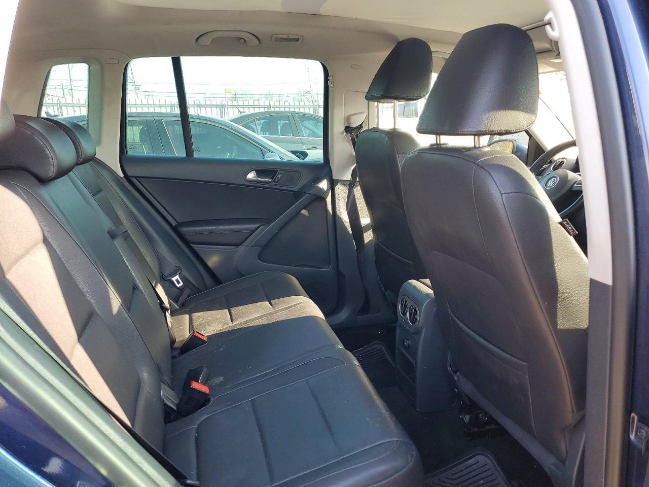 2011 Volkswagen Tiguan S Blue vin: WVGBV7AX9BW504346