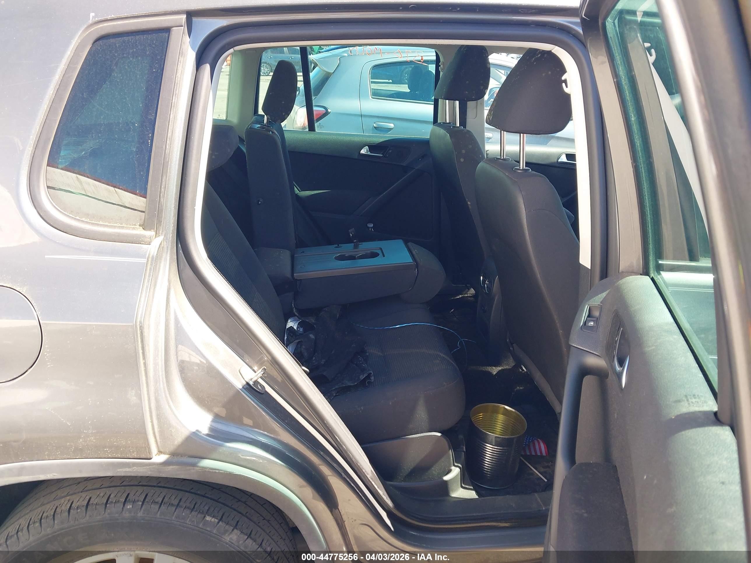 2012 Volkswagen Tiguan S Серый vin: WVGBV7AX9CW090230