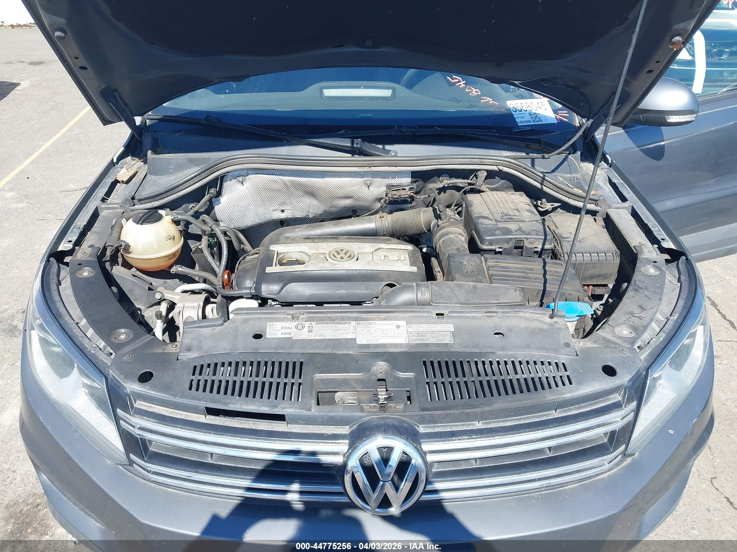 2012 Volkswagen Tiguan S Серый vin: WVGBV7AX9CW090230
