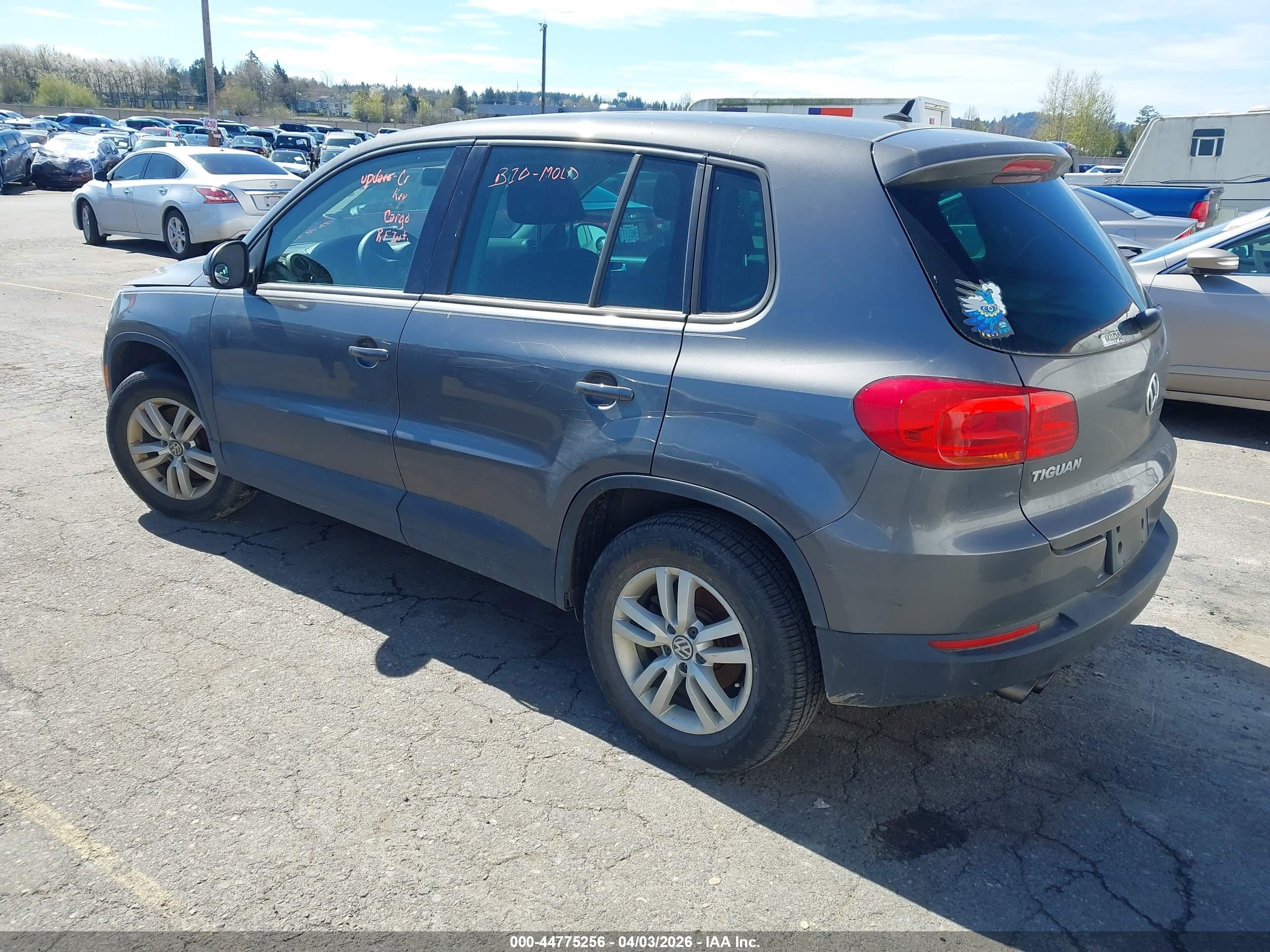 2012 Volkswagen Tiguan S Серый vin: WVGBV7AX9CW090230