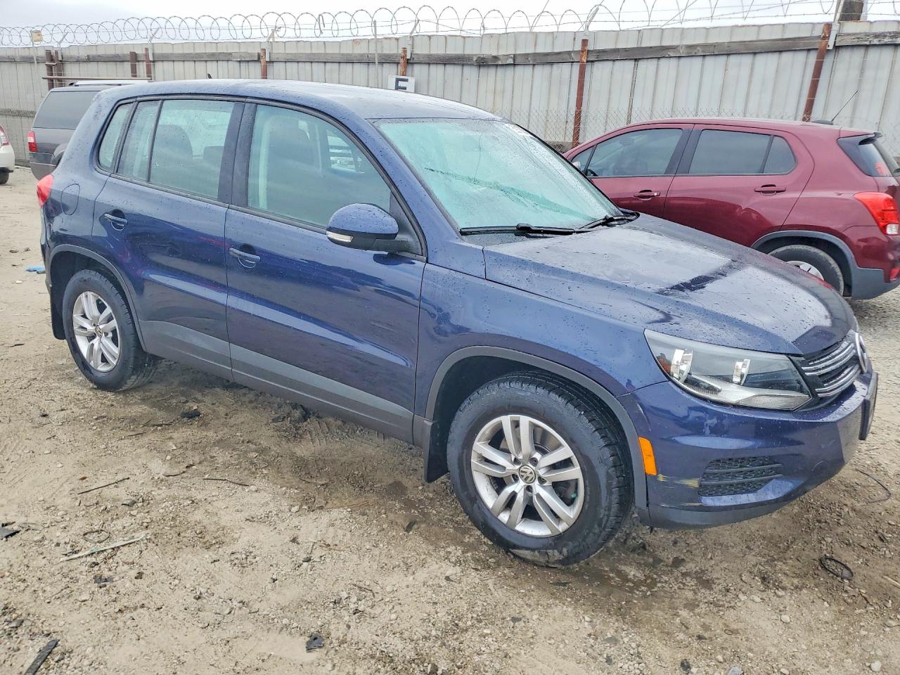 2012 Volkswagen Tiguan S Blue vin: WVGBV7AX9CW560708