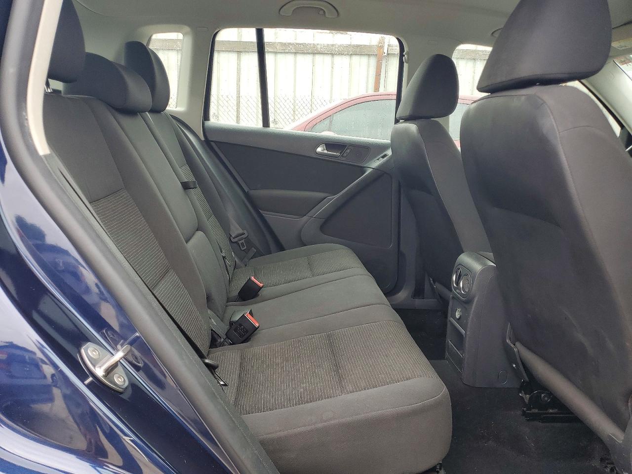 2012 Volkswagen Tiguan S Blue vin: WVGBV7AX9CW560708