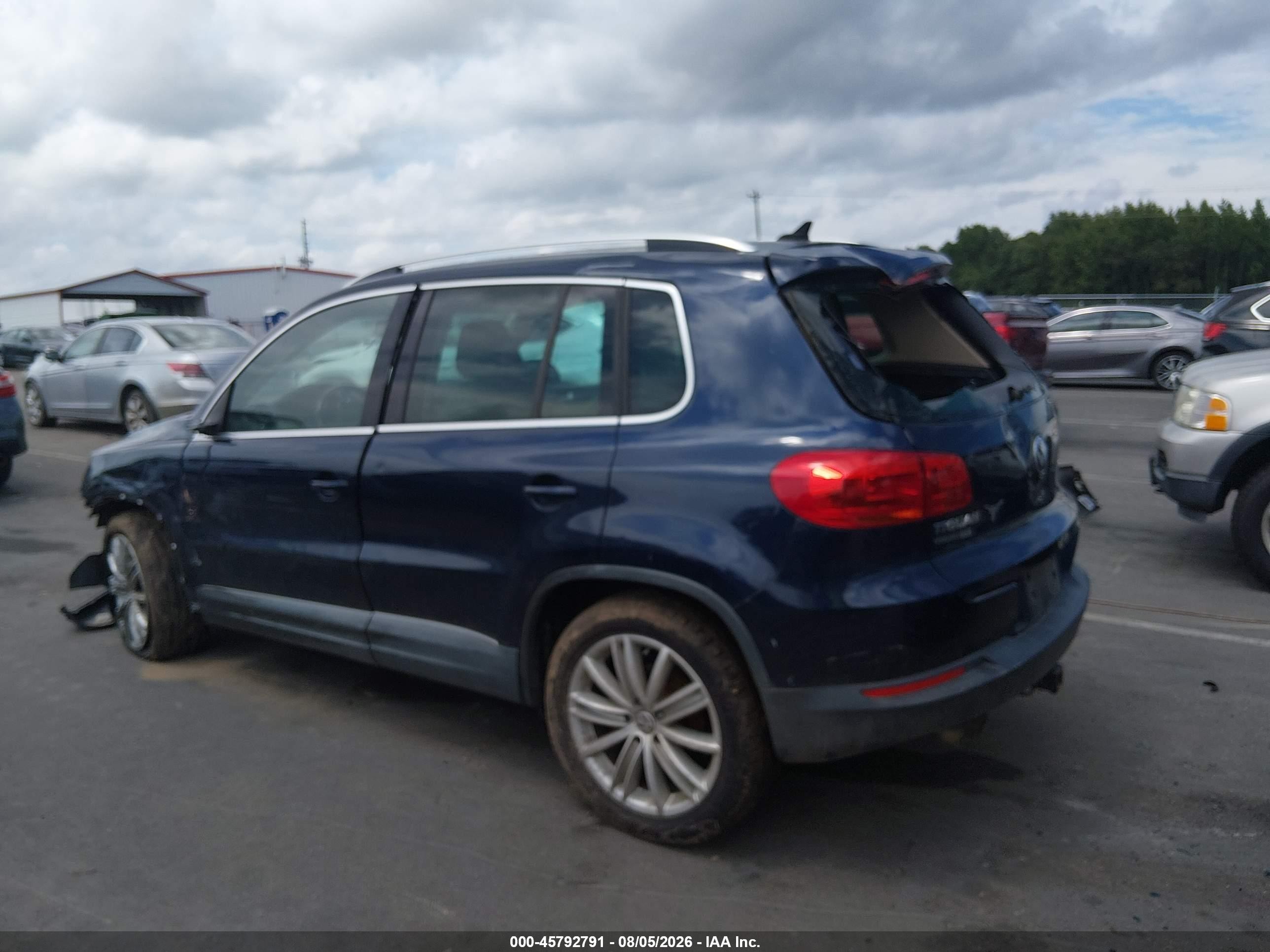 2012 Volkswagen Tiguan Se Dark Blue vin: WVGBV7AX9CW588427