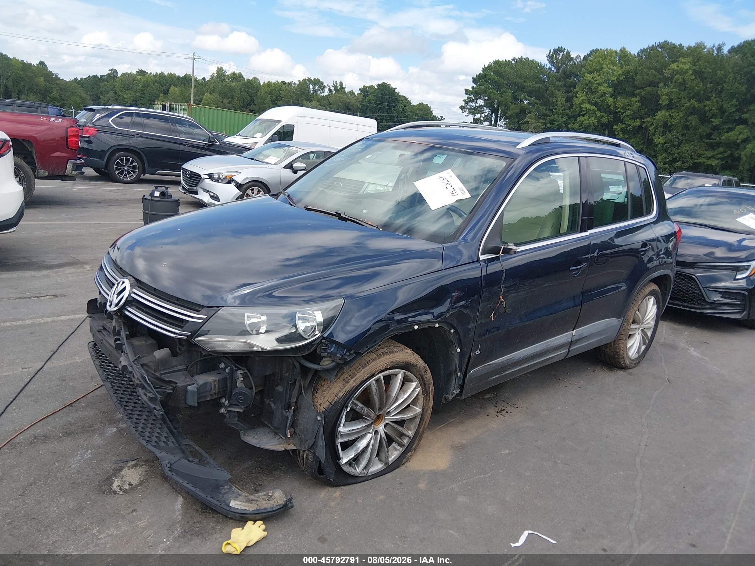 2012 Volkswagen Tiguan Se Dark Blue vin: WVGBV7AX9CW588427