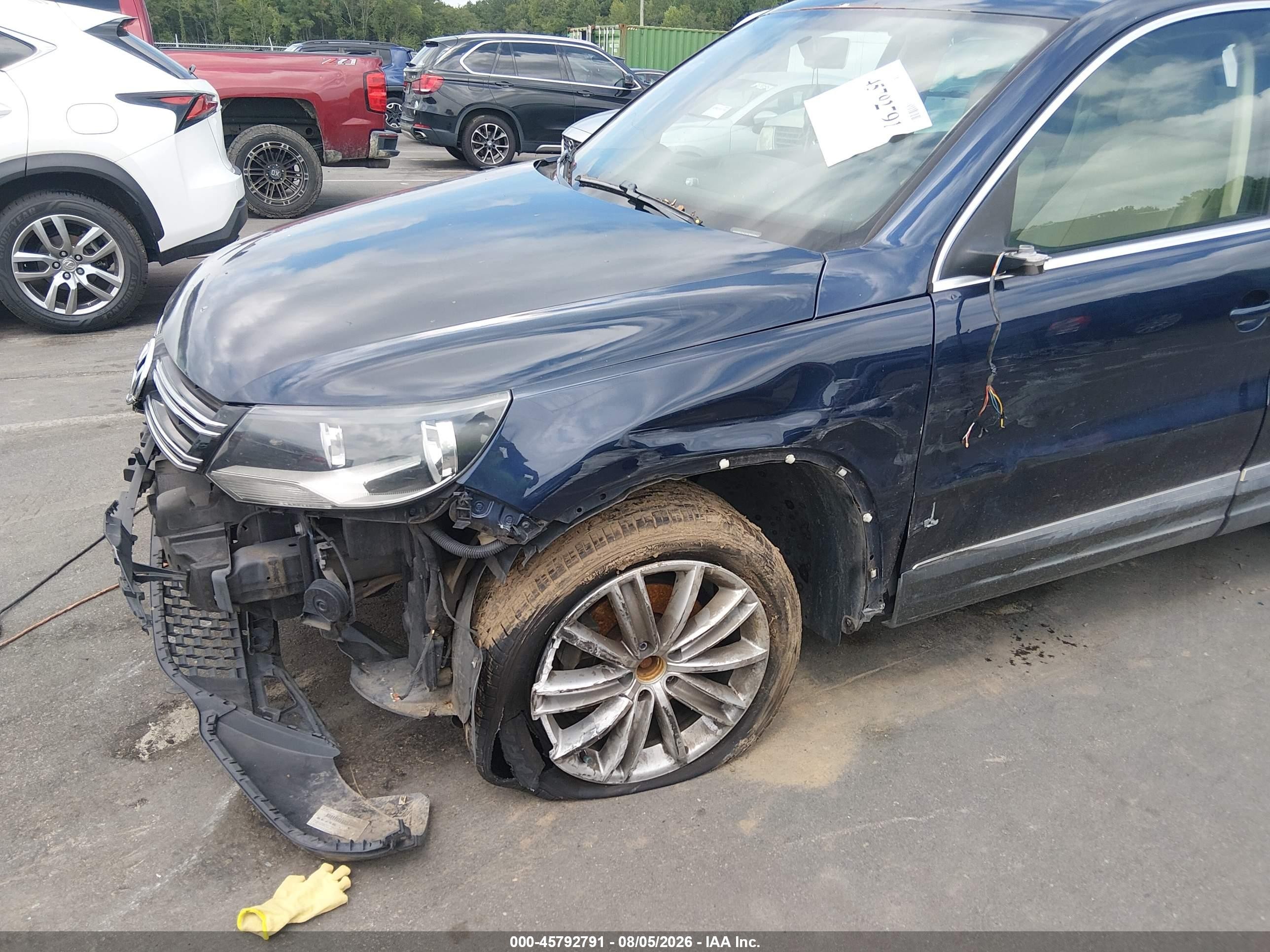 2012 Volkswagen Tiguan Se Dark Blue vin: WVGBV7AX9CW588427